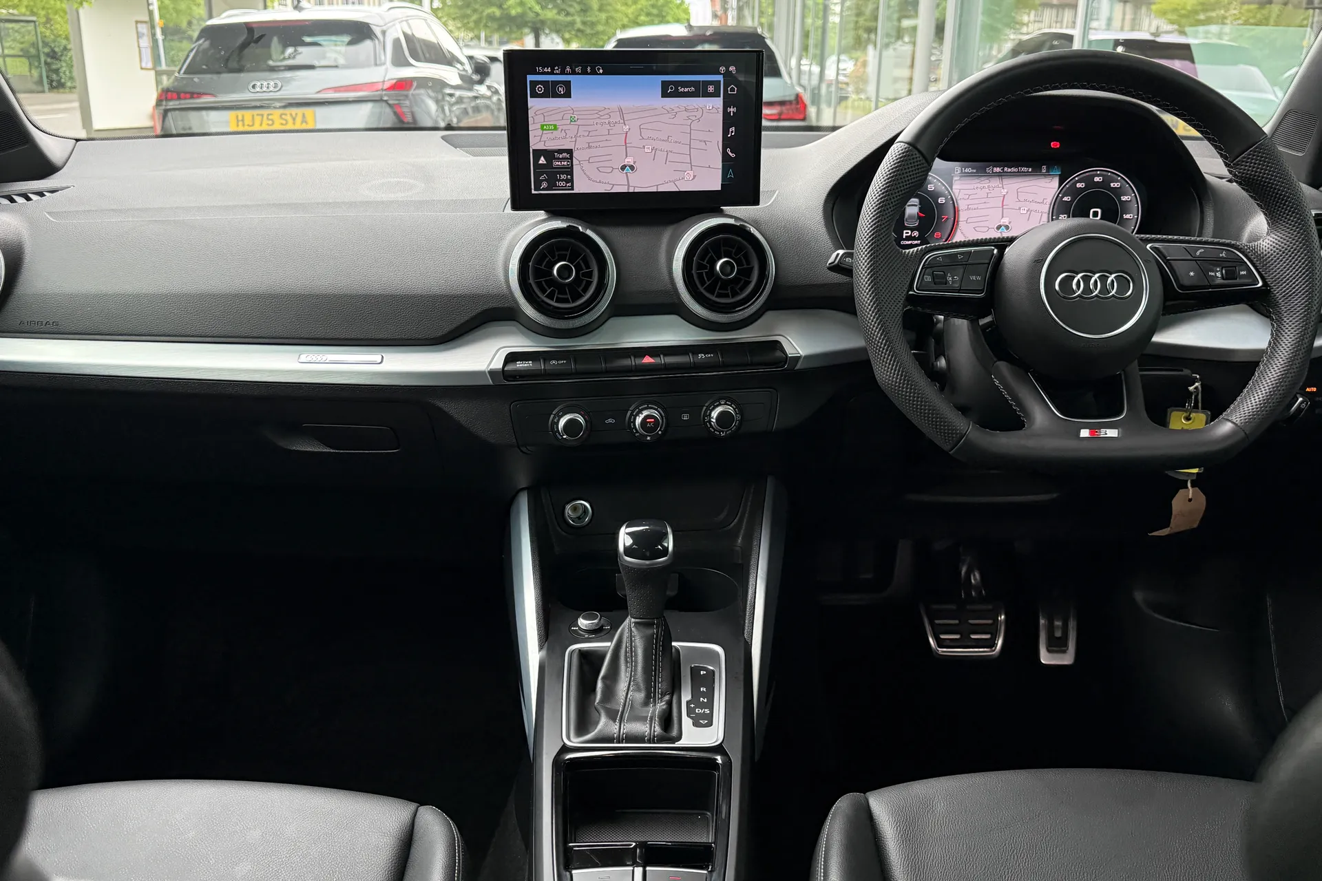 Audi Q2 thumbnail image number 40