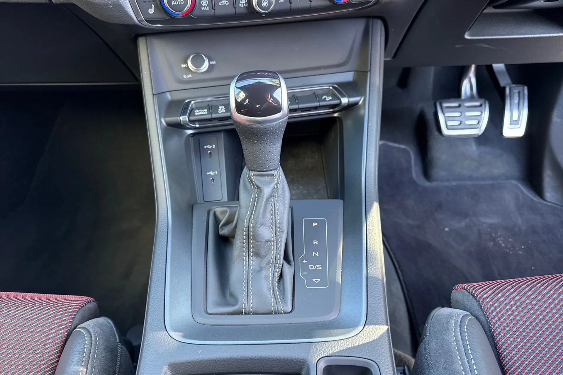 Audi Q3 thumbnail image number 57