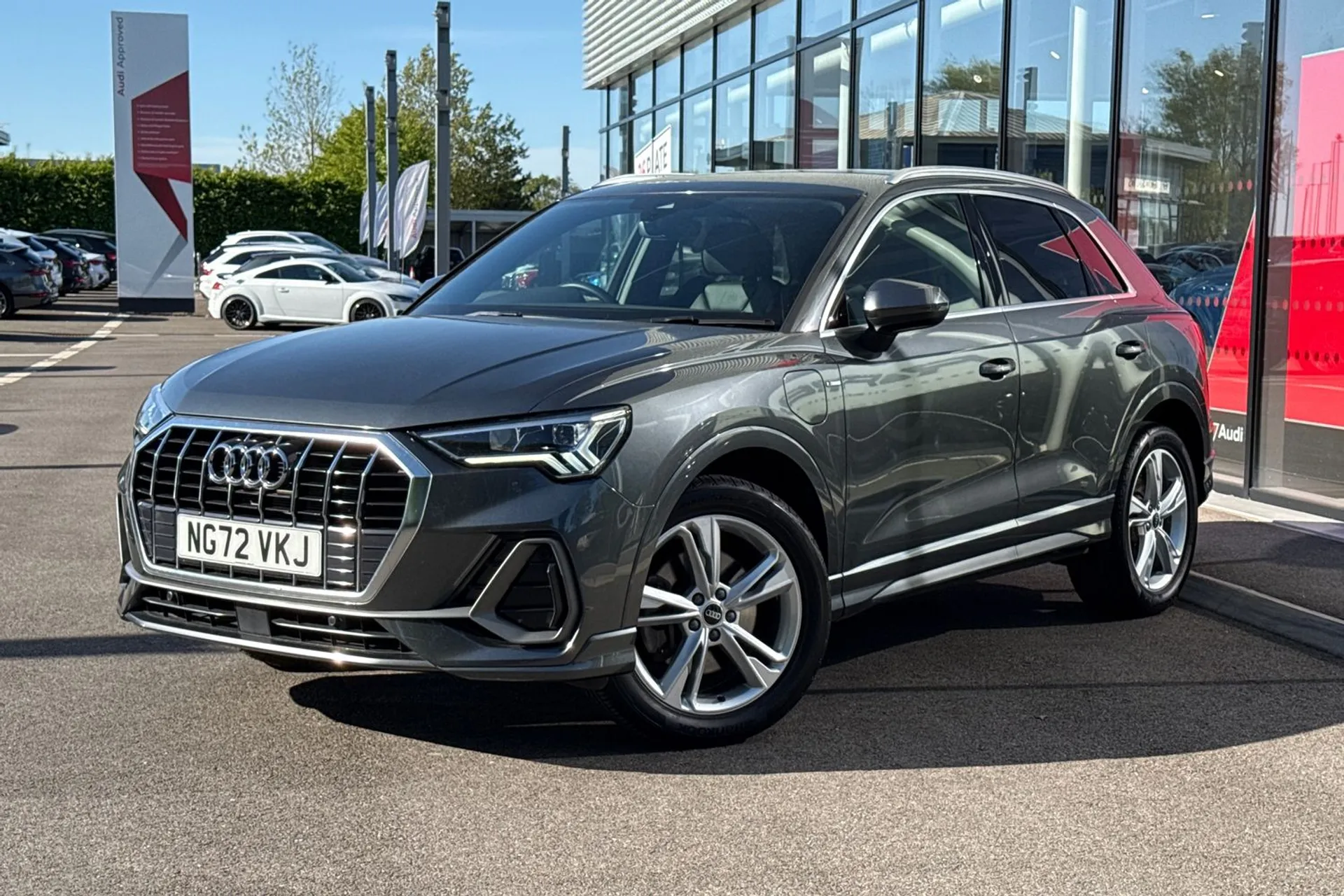 Audi Q3 thumbnail image number 9
