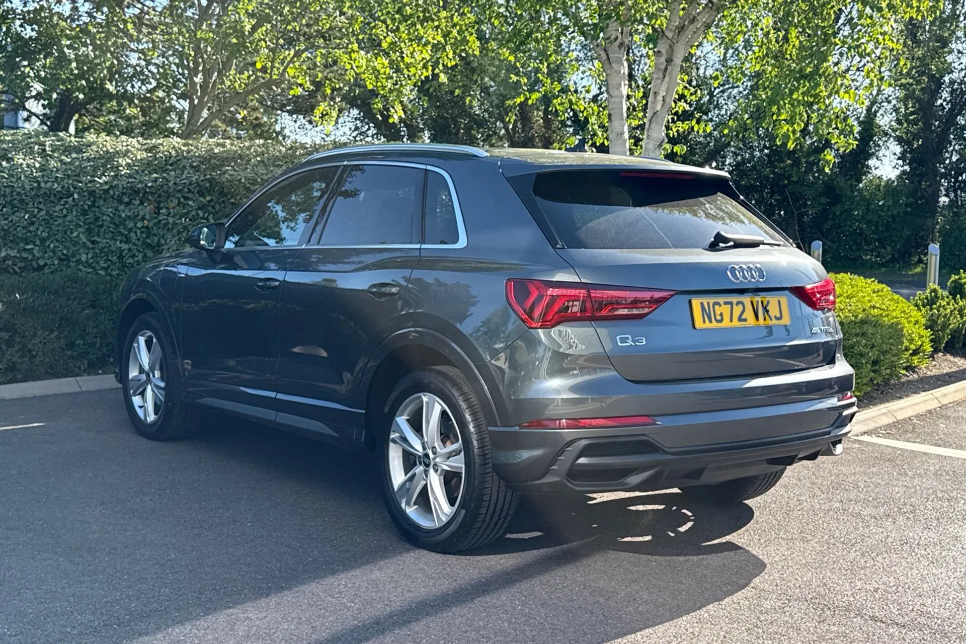 Audi Q3 thumbnail image number 21