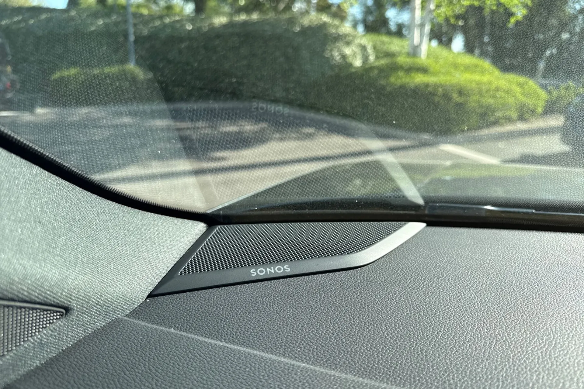 Audi Q3 thumbnail image number 20