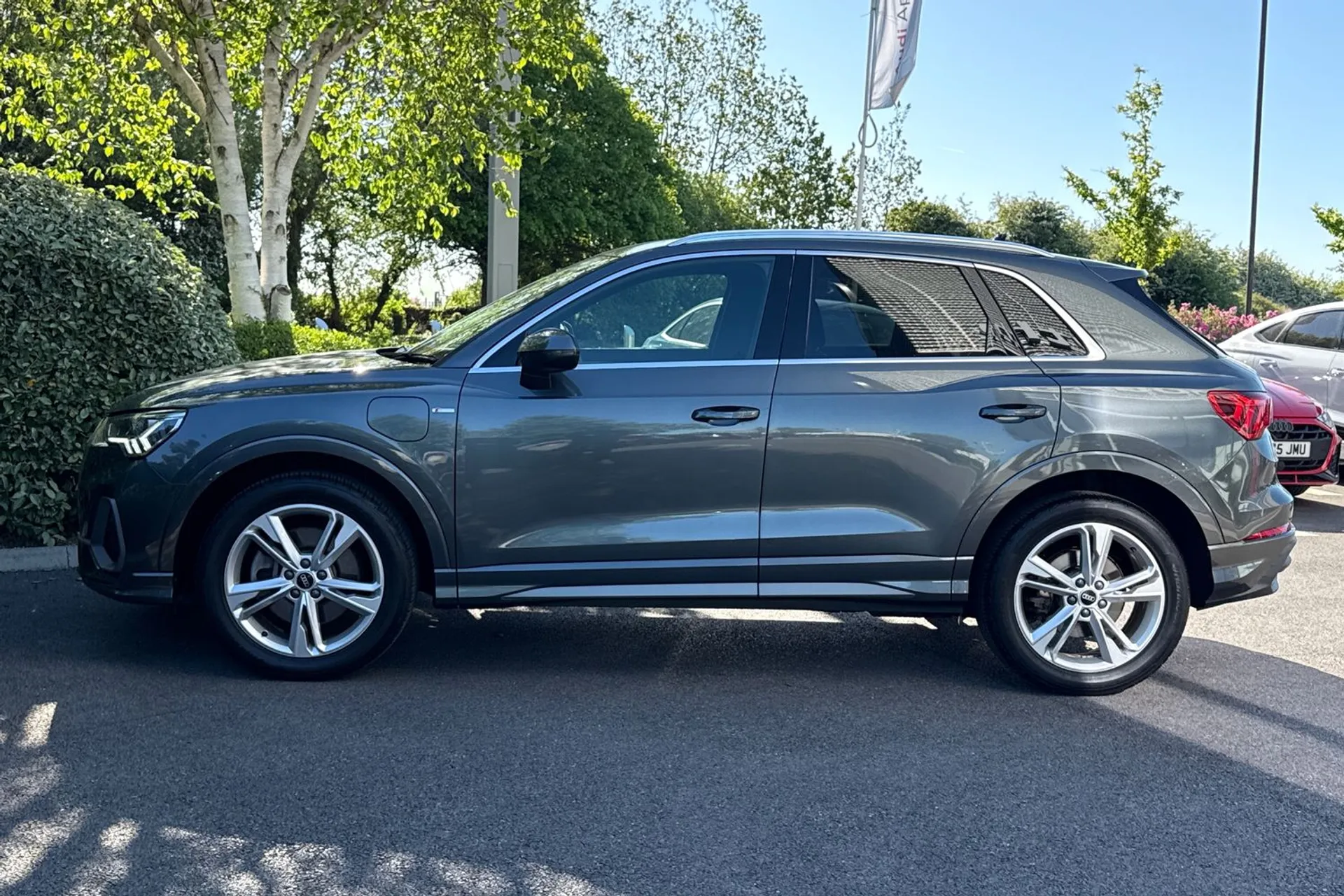 Audi Q3 thumbnail image number 23