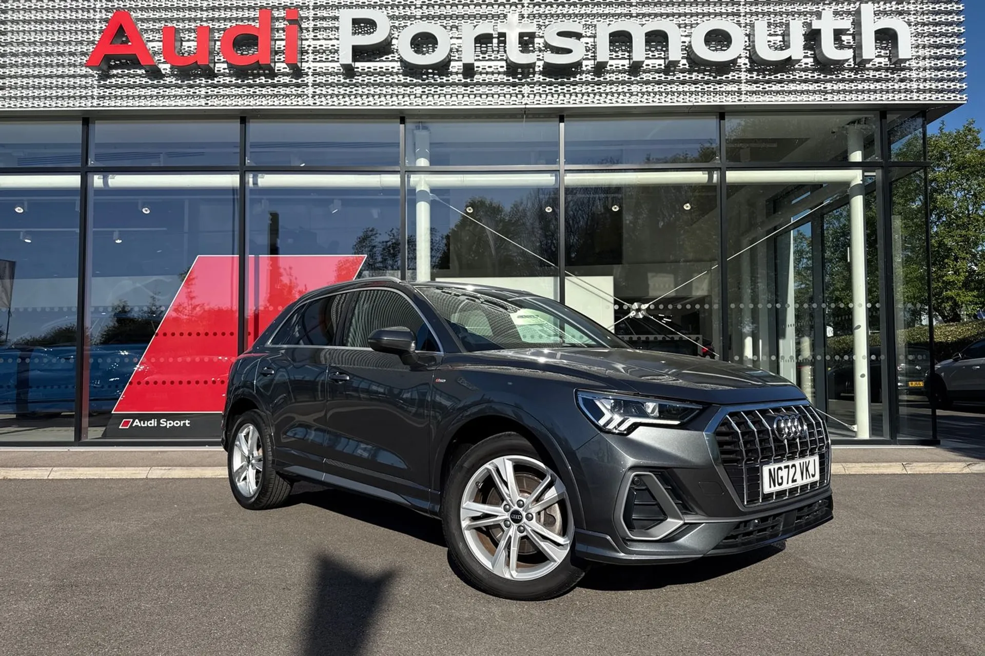 Audi Q3 focused image