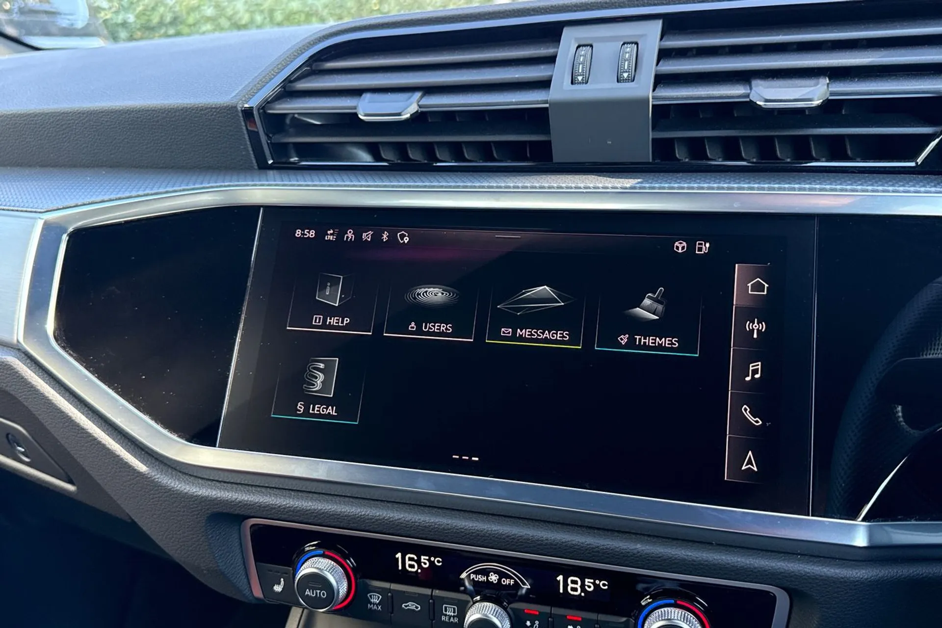 Audi Q3 thumbnail image number 45