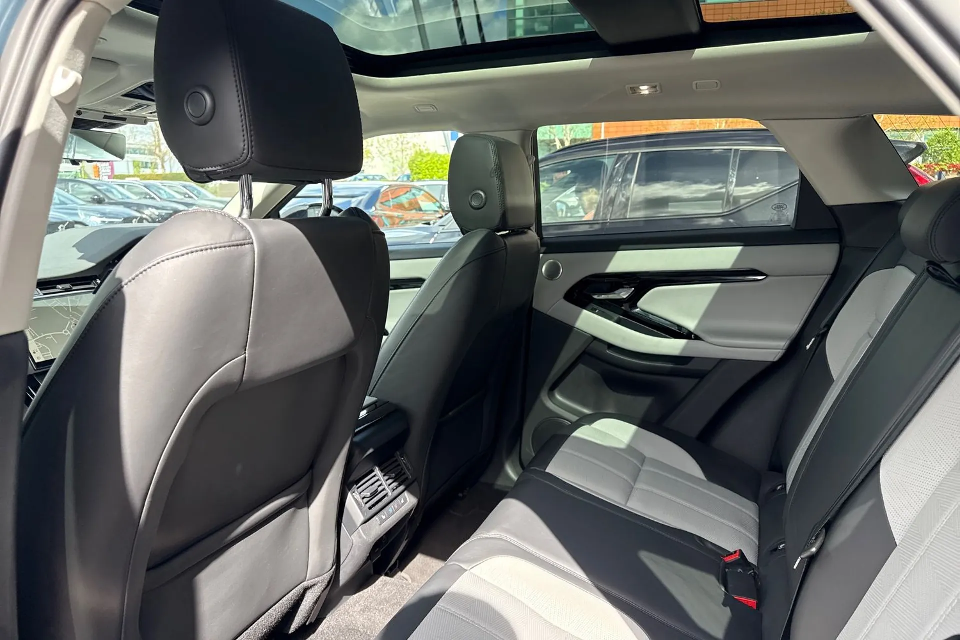 LAND ROVER RANGE ROVER EVOQUE thumbnail image number 31