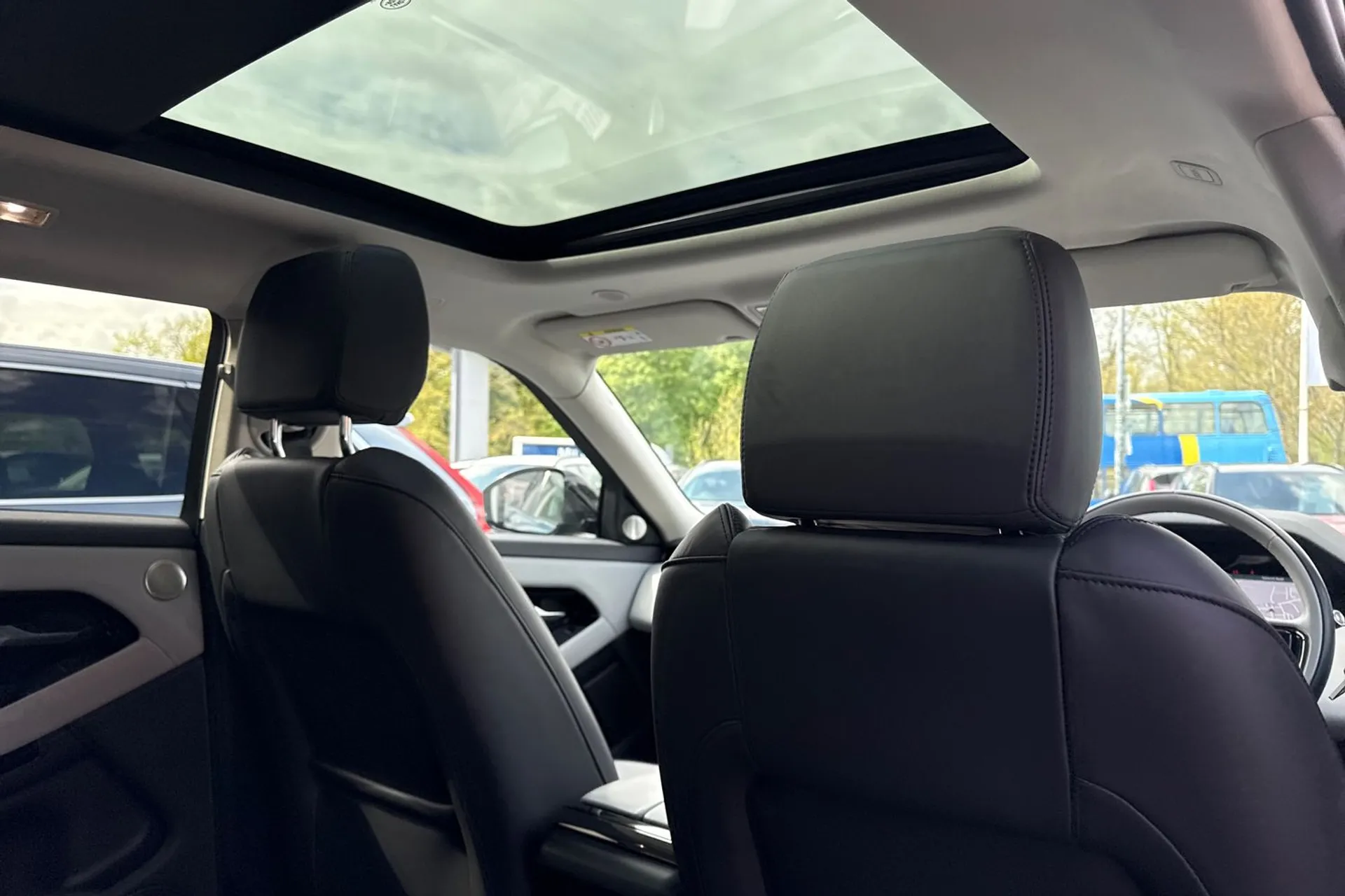 LAND ROVER RANGE ROVER EVOQUE thumbnail image number 24