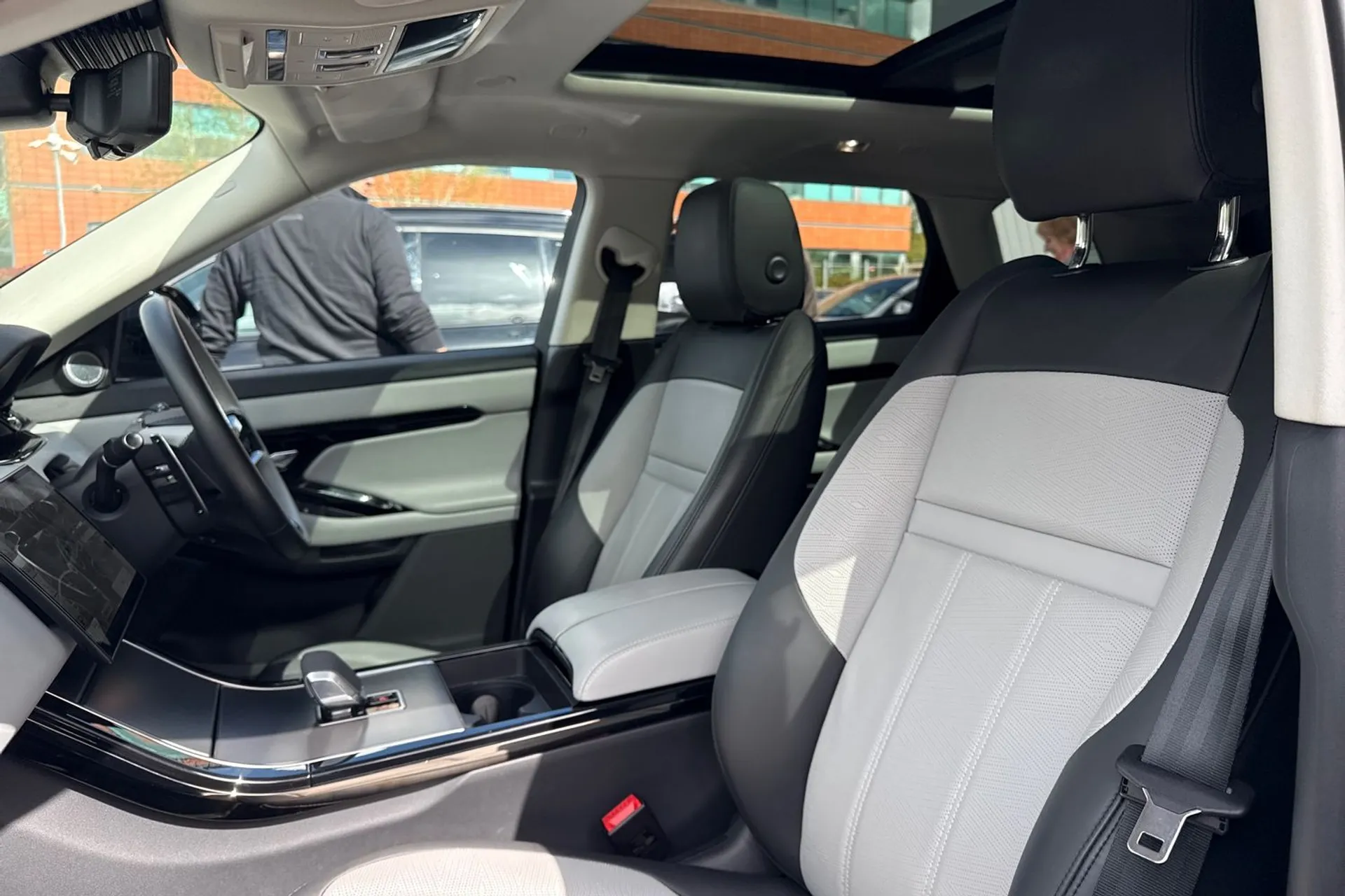 LAND ROVER RANGE ROVER EVOQUE thumbnail image number 28