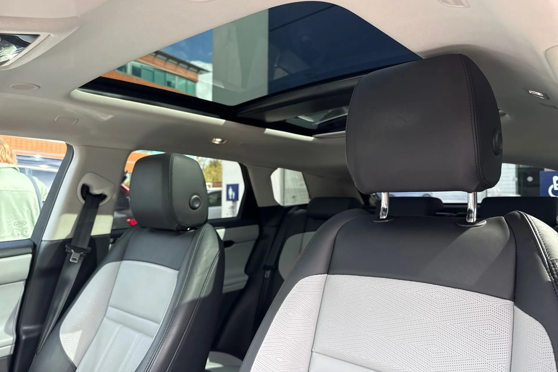 LAND ROVER RANGE ROVER EVOQUE thumbnail image number 29