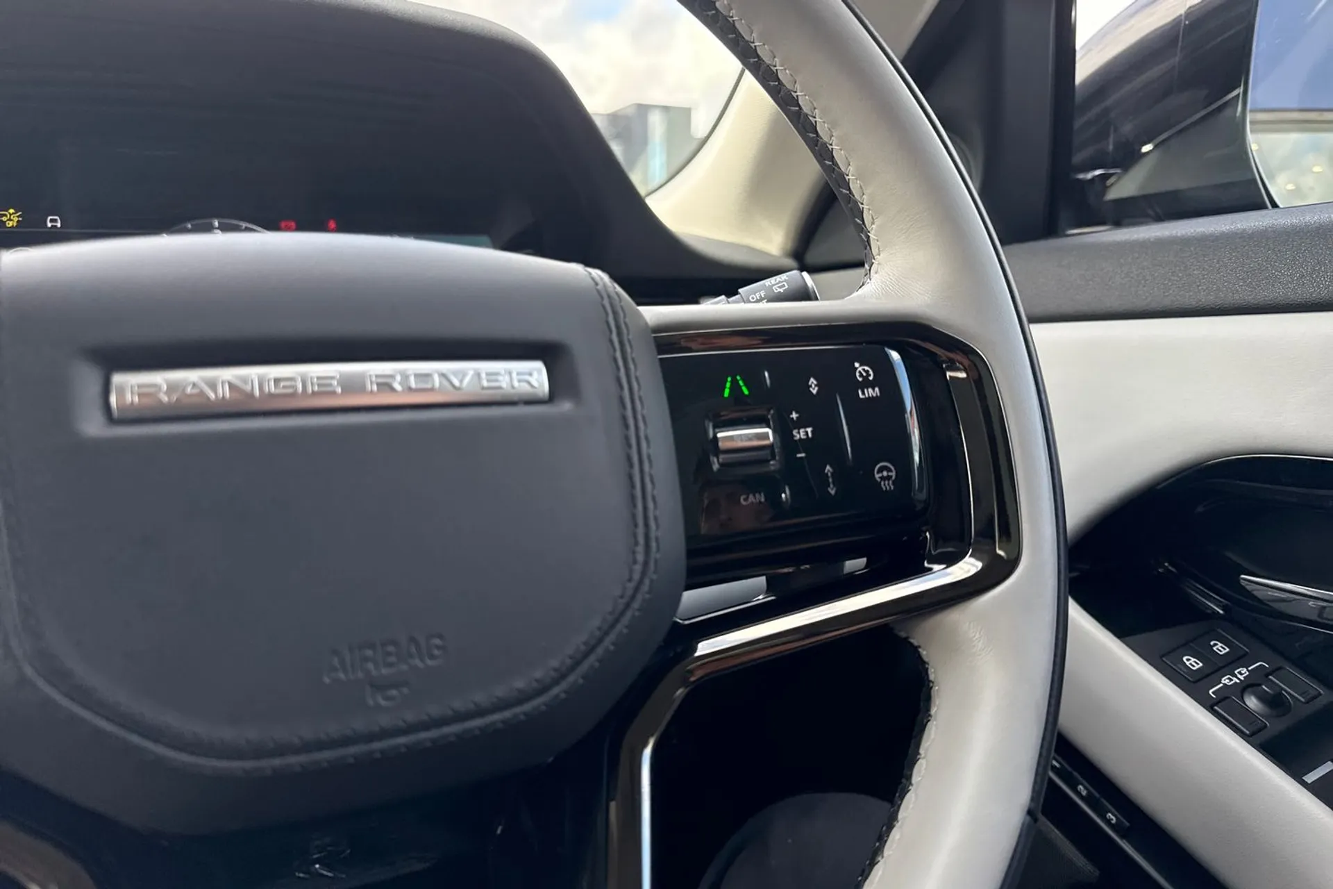 LAND ROVER RANGE ROVER EVOQUE thumbnail image number 38