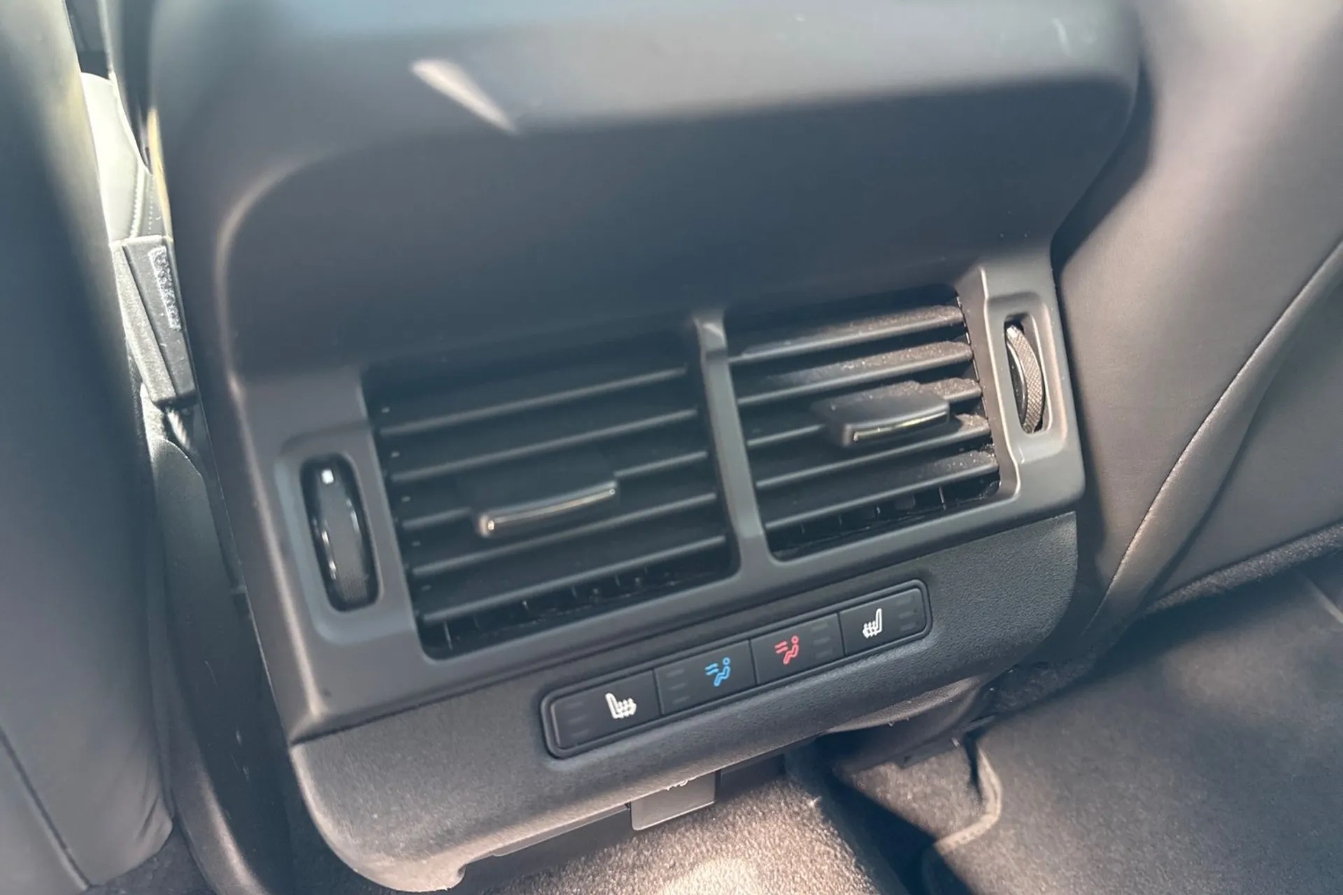 LAND ROVER RANGE ROVER EVOQUE thumbnail image number 32