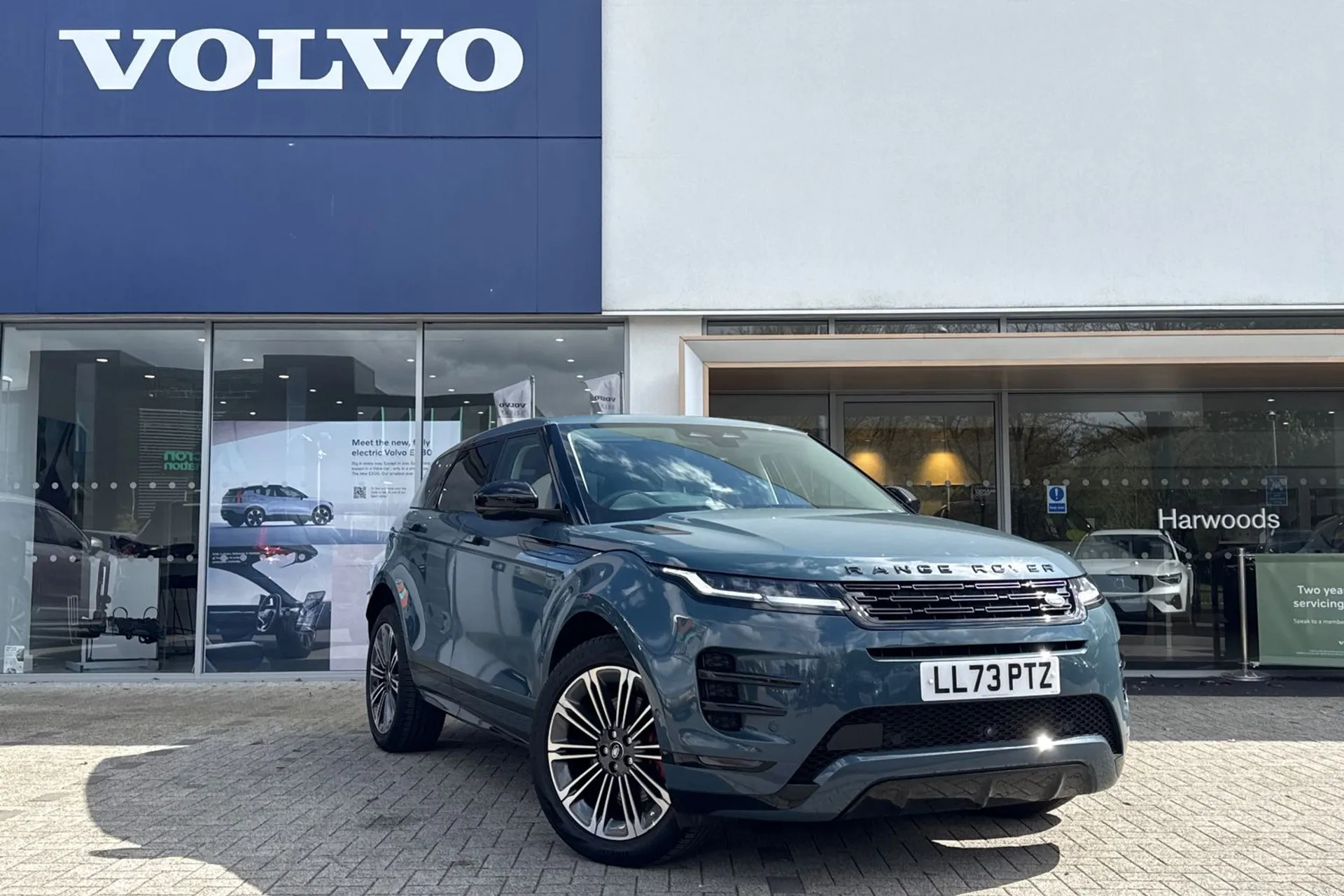 LAND ROVER RANGE ROVER EVOQUE focused image