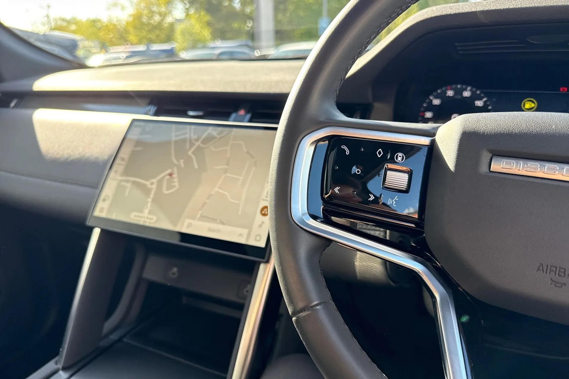 LAND ROVER DISCOVERY SPORT thumbnail image number 36