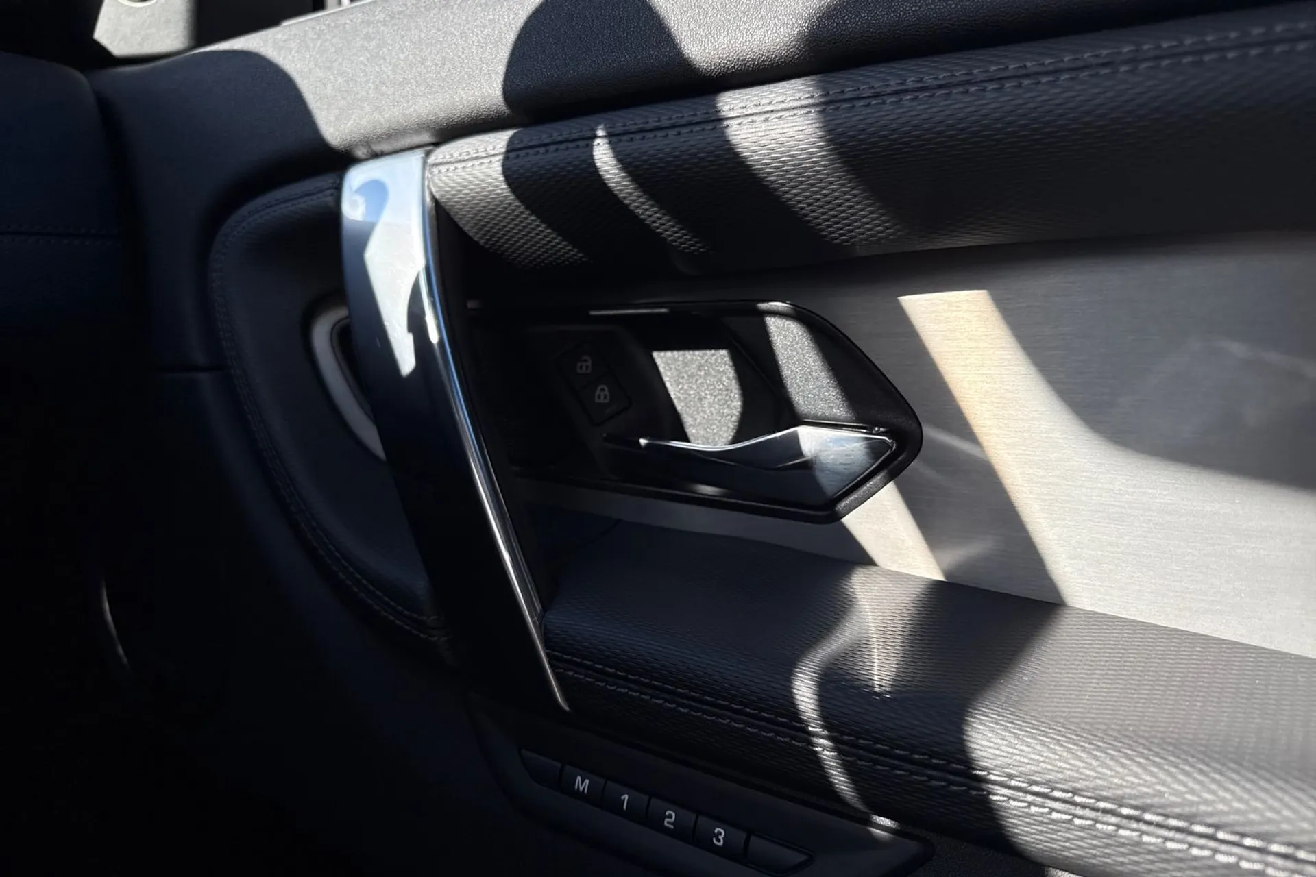 LAND ROVER DISCOVERY SPORT thumbnail image number 40