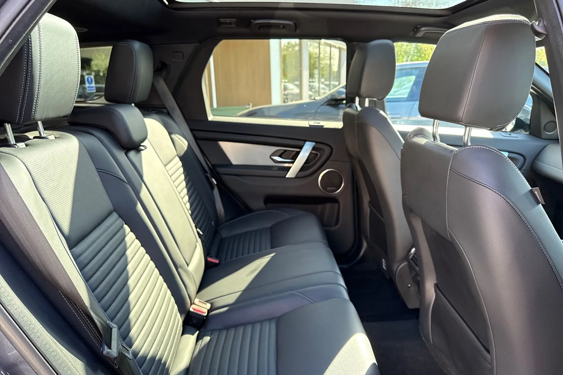 LAND ROVER DISCOVERY SPORT thumbnail image number 23