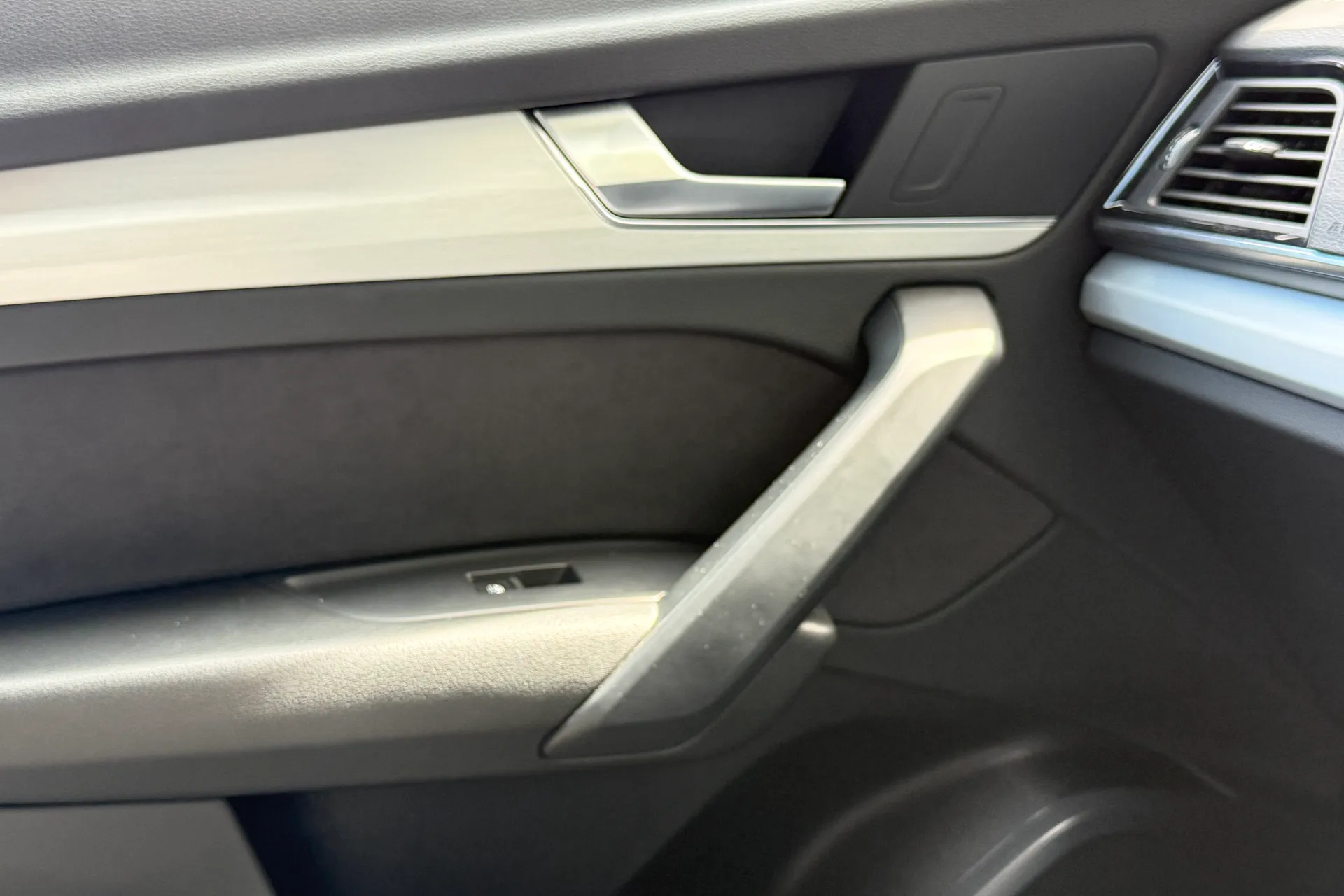 Audi Q5 thumbnail image number 24