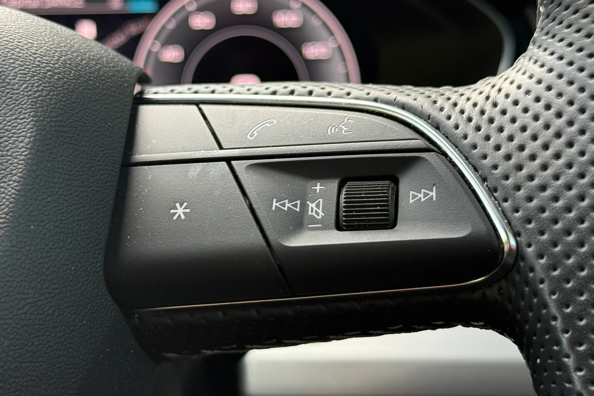 Audi Q5 thumbnail image number 16
