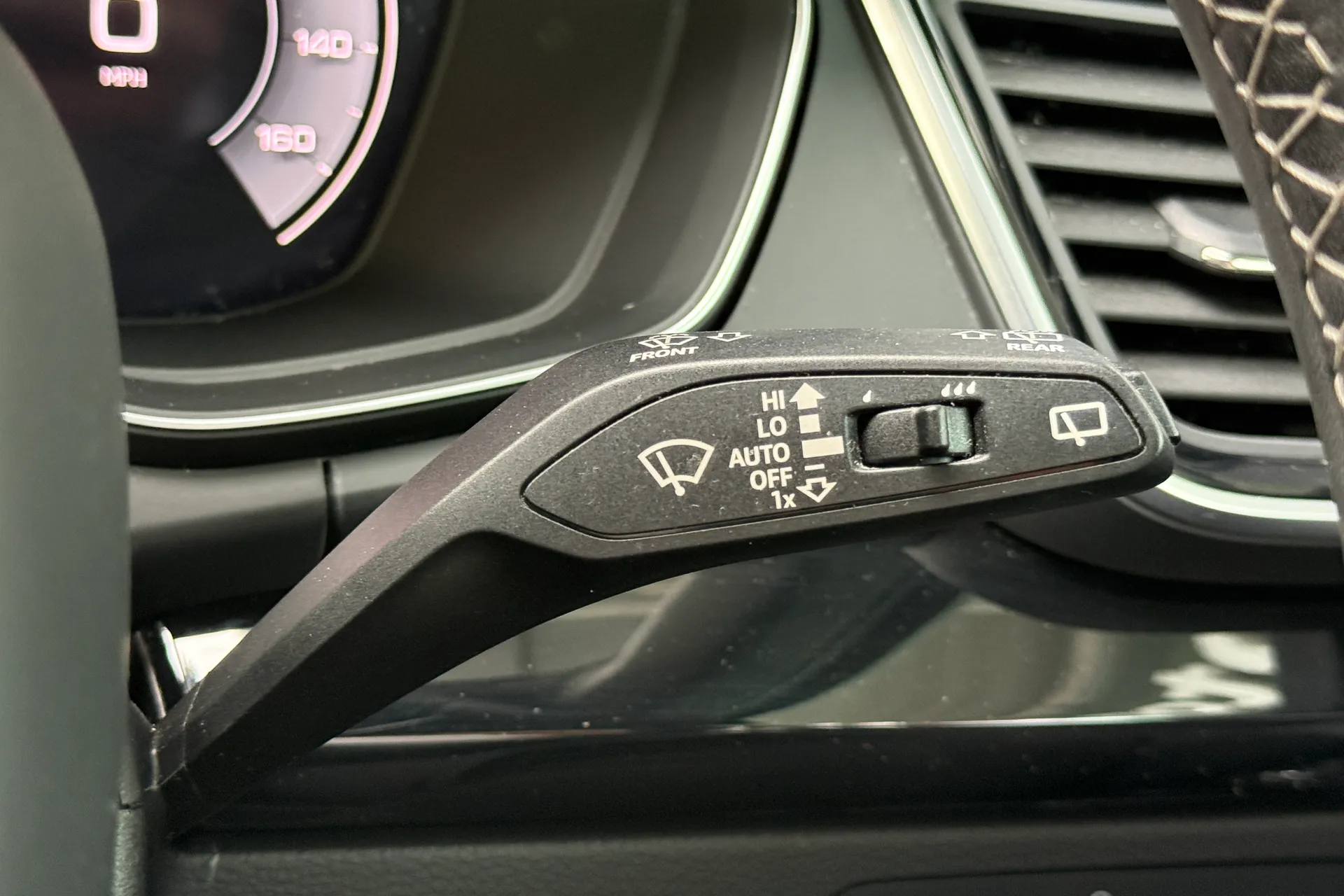 Audi Q5 thumbnail image number 17