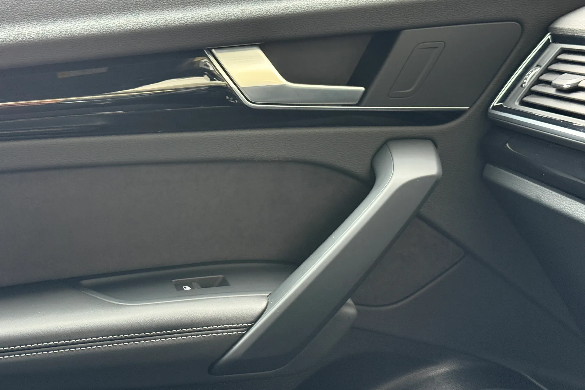Audi Q5 thumbnail image number 30