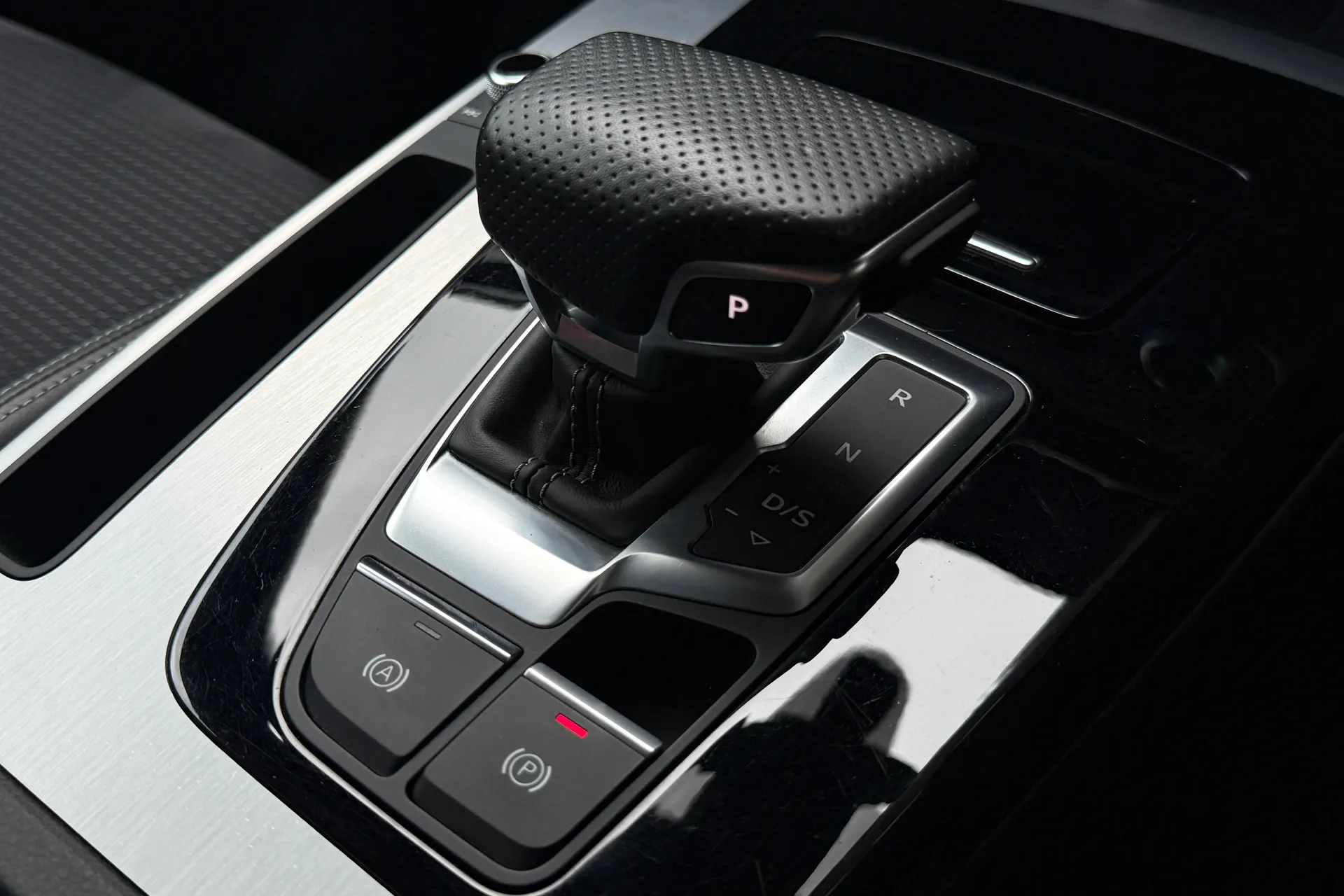 Audi Q5 thumbnail image number 25