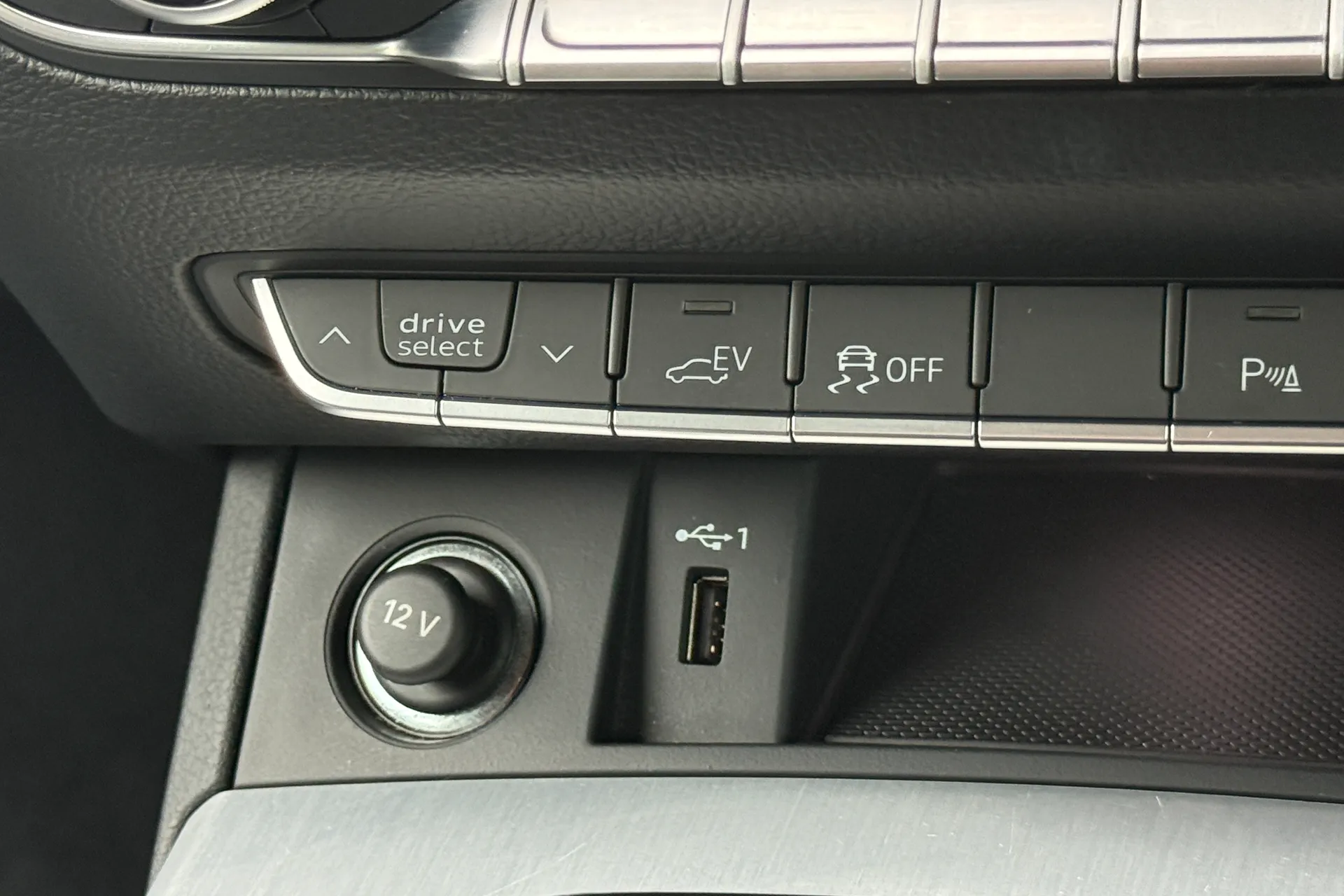 Audi Q5 thumbnail image number 21