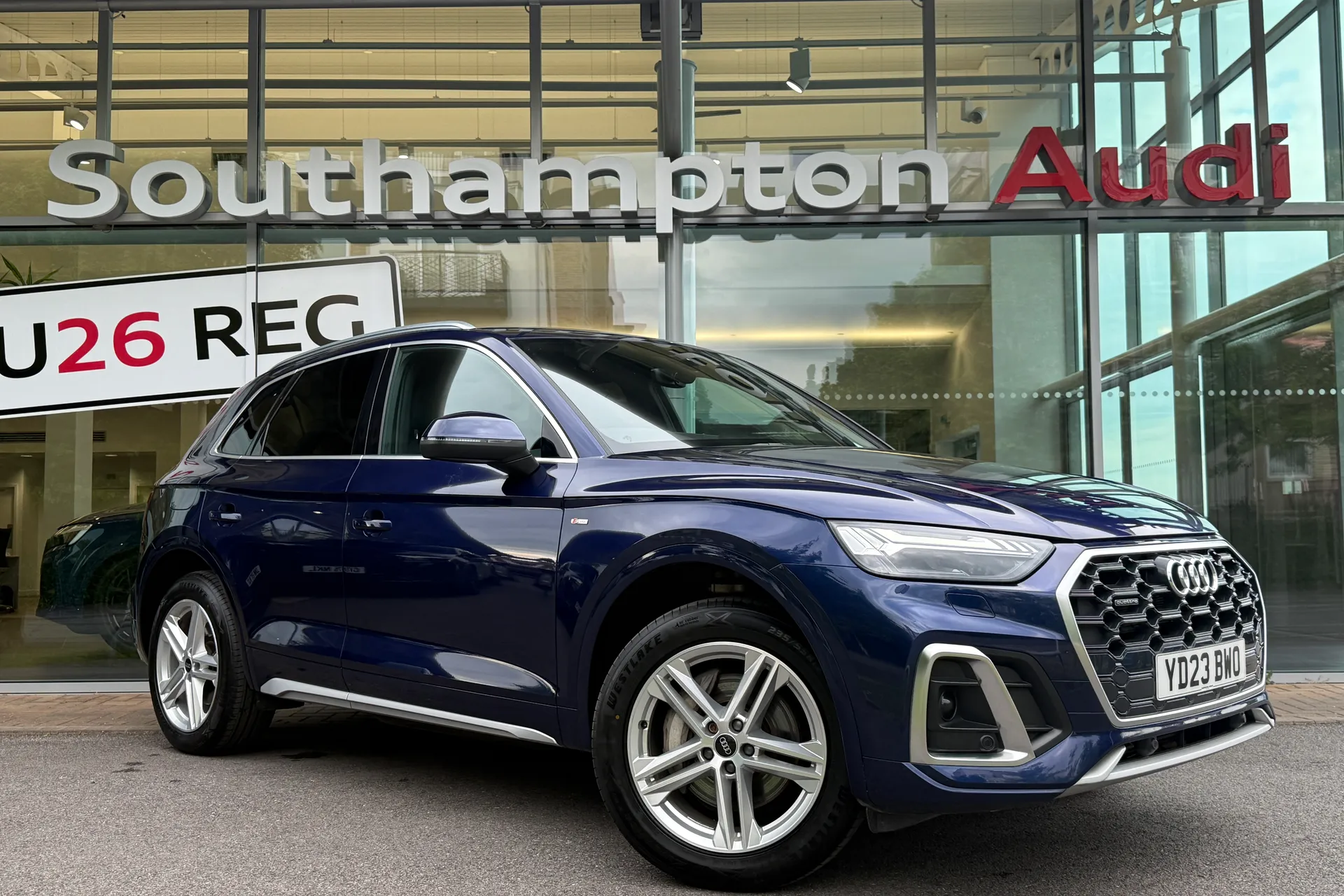 Audi Q5 focused image