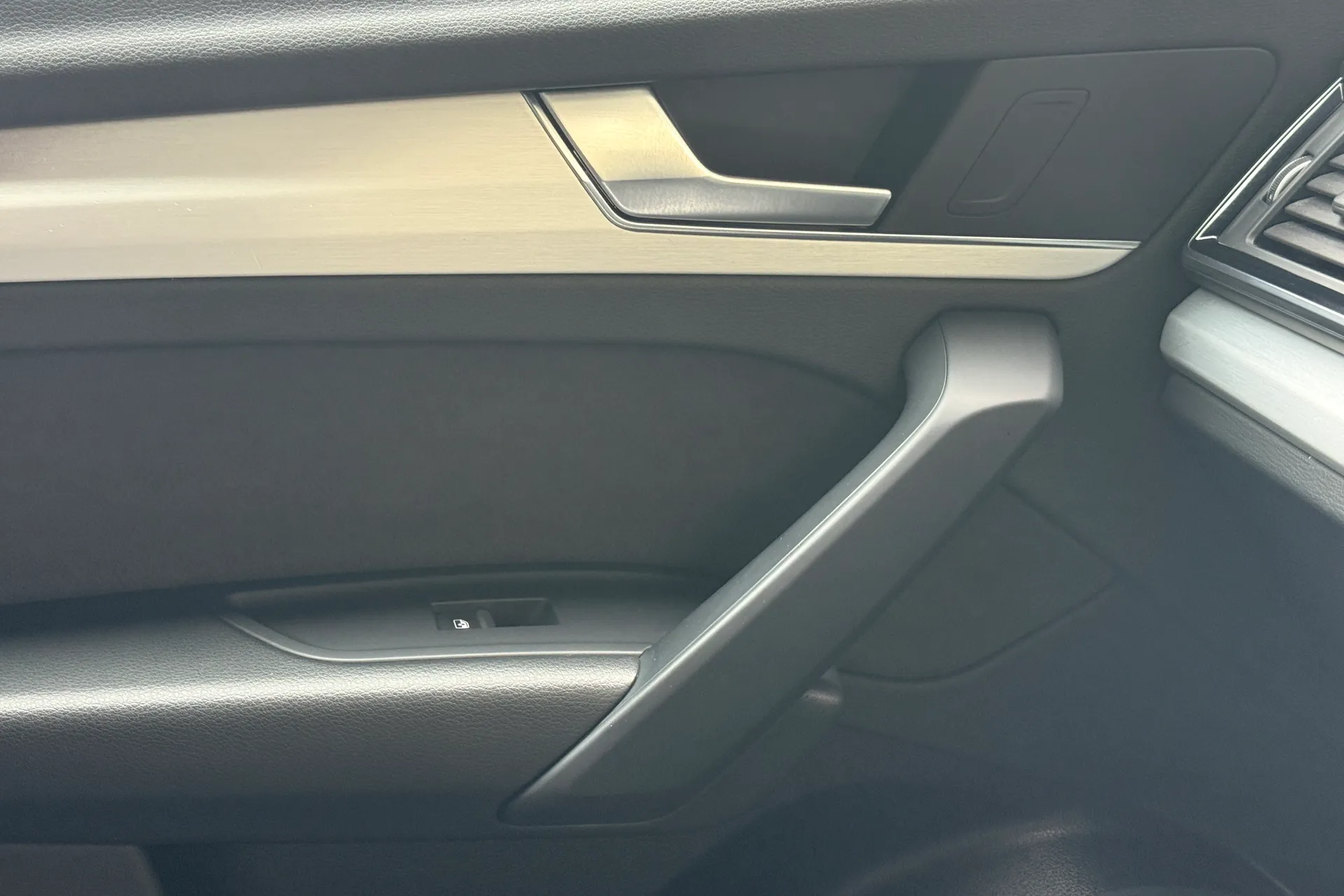 Audi Q5 thumbnail image number 30