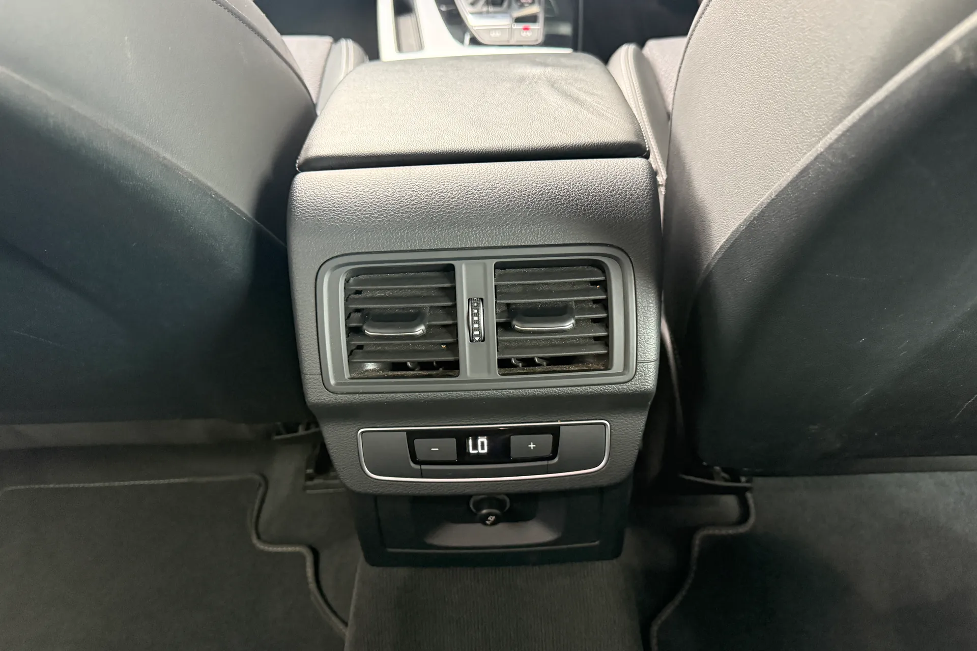 Audi Q5 thumbnail image number 44