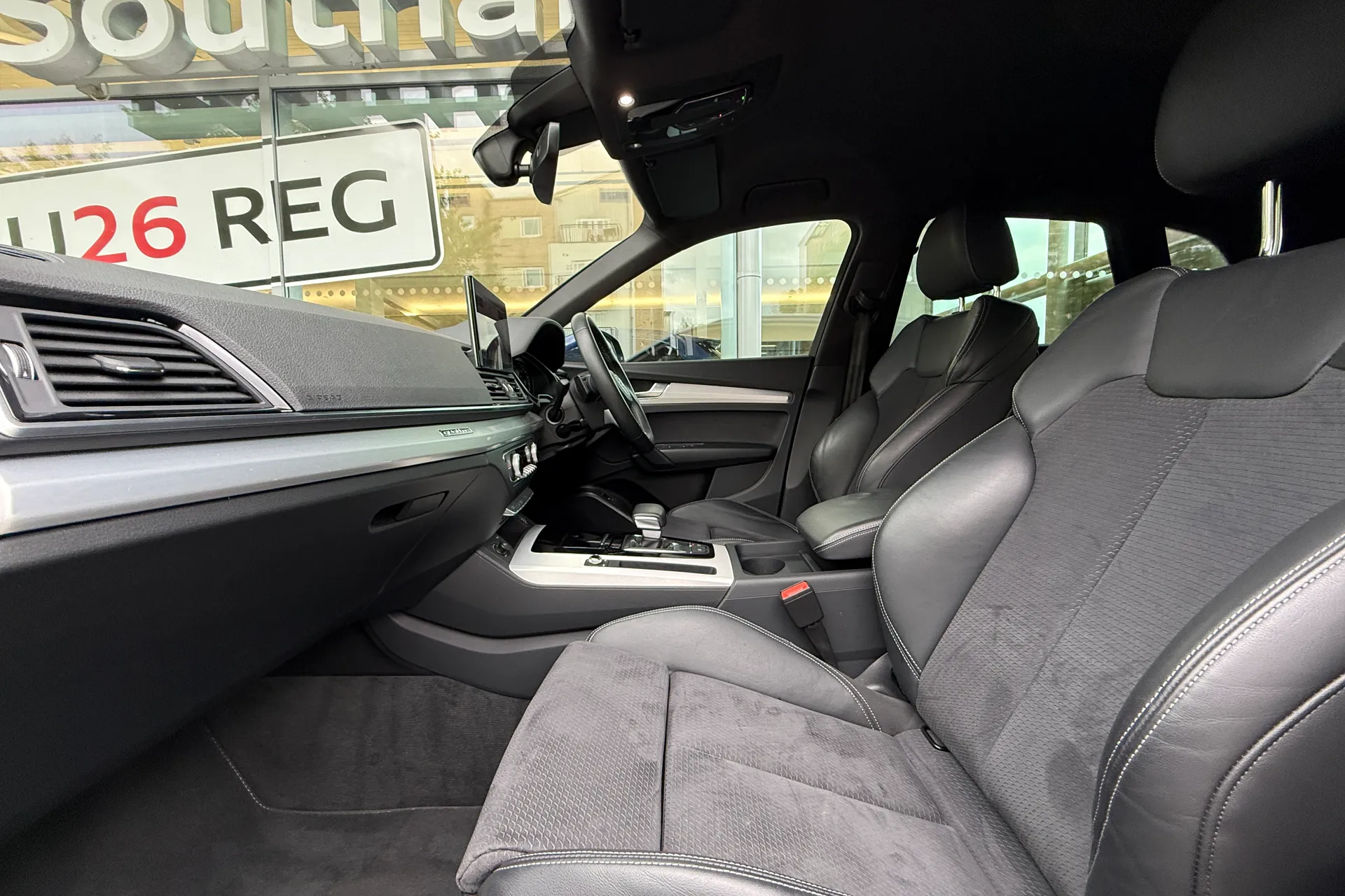 Audi Q5 thumbnail image number 10