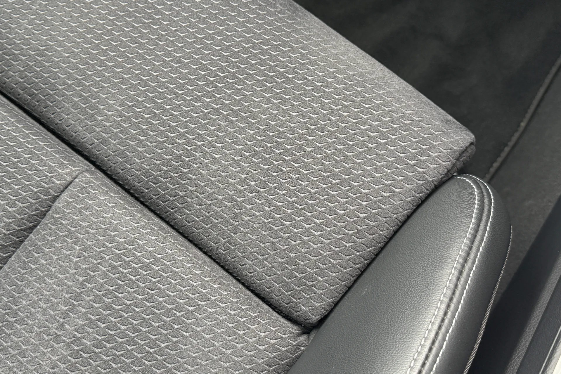 Audi Q5 thumbnail image number 28