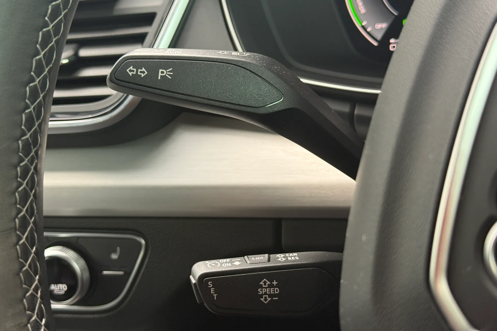 Audi Q5 thumbnail image number 16