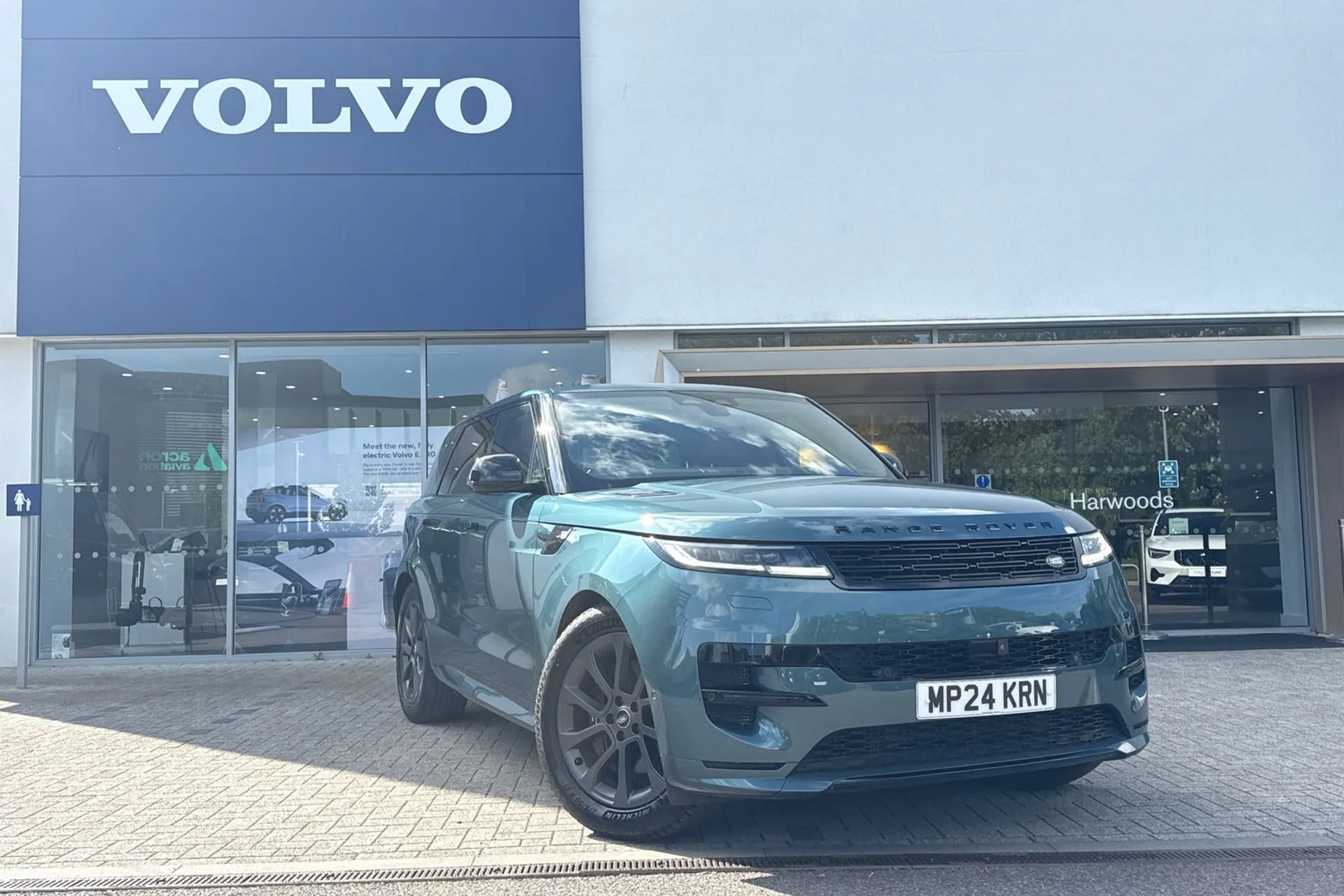 LAND ROVER RANGE ROVER SPORT focused image