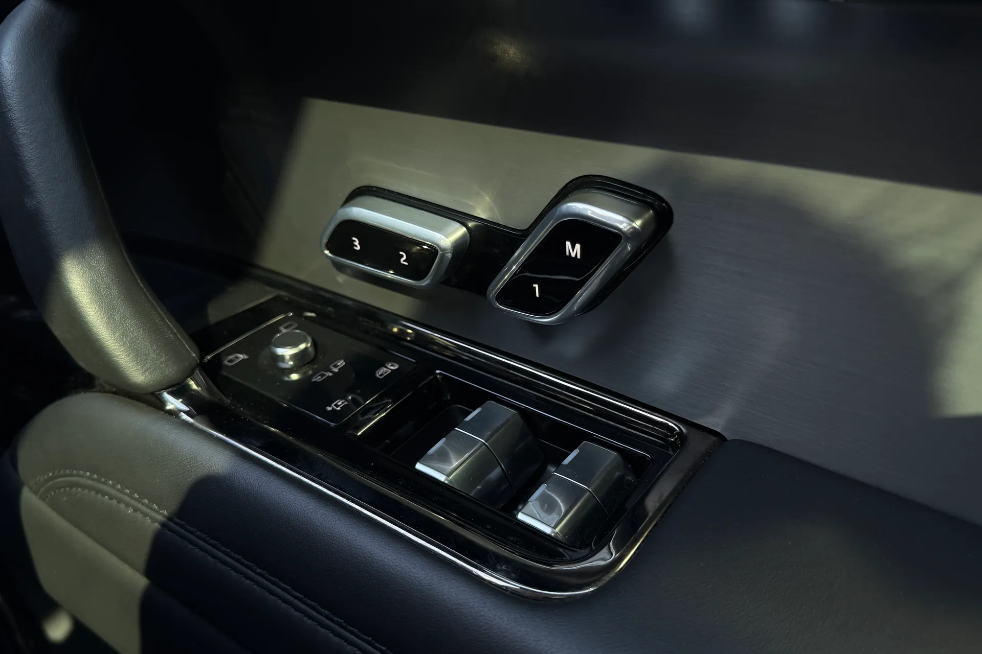 LAND ROVER RANGE ROVER SPORT thumbnail image number 40