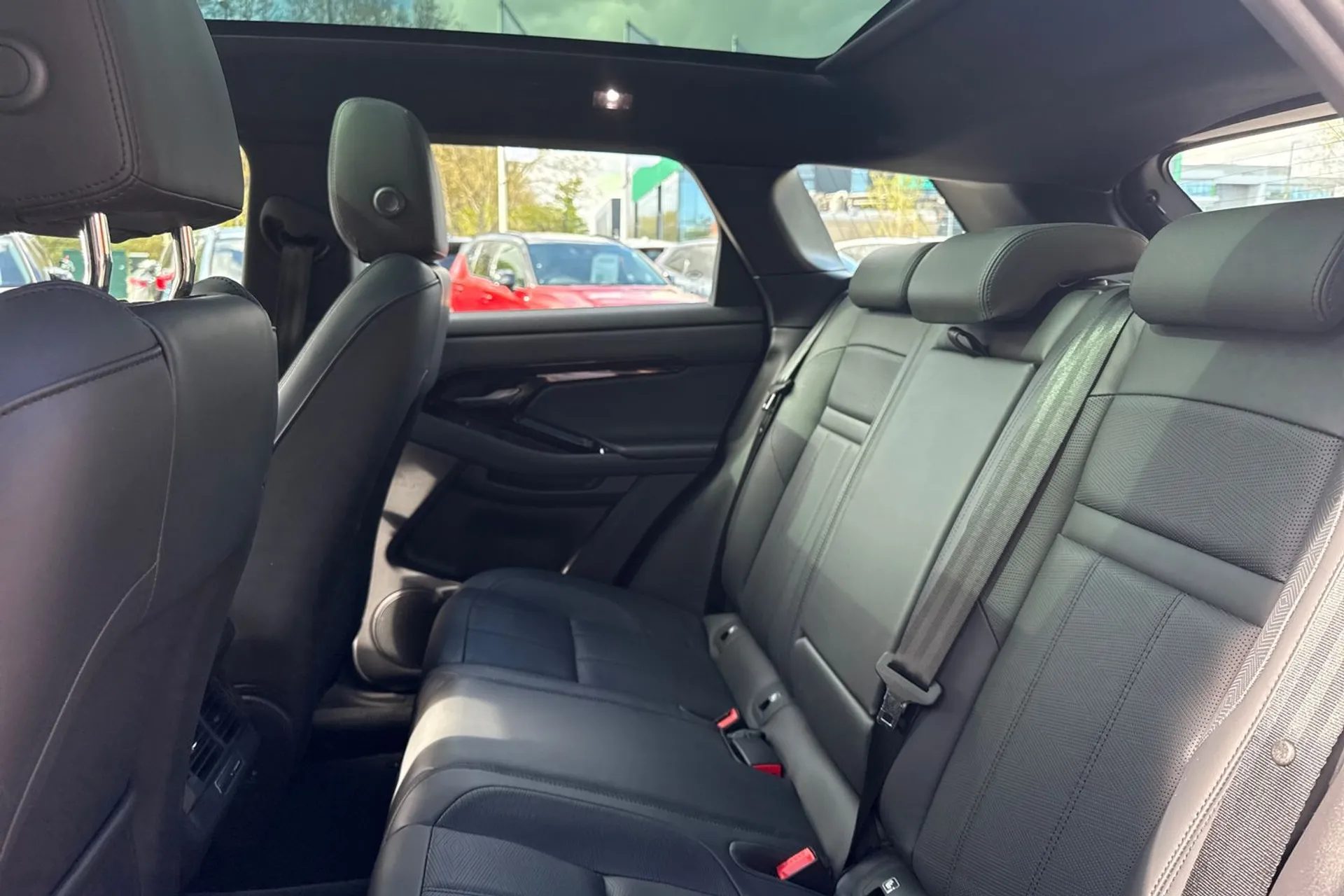 LAND ROVER RANGE ROVER EVOQUE thumbnail image number 30