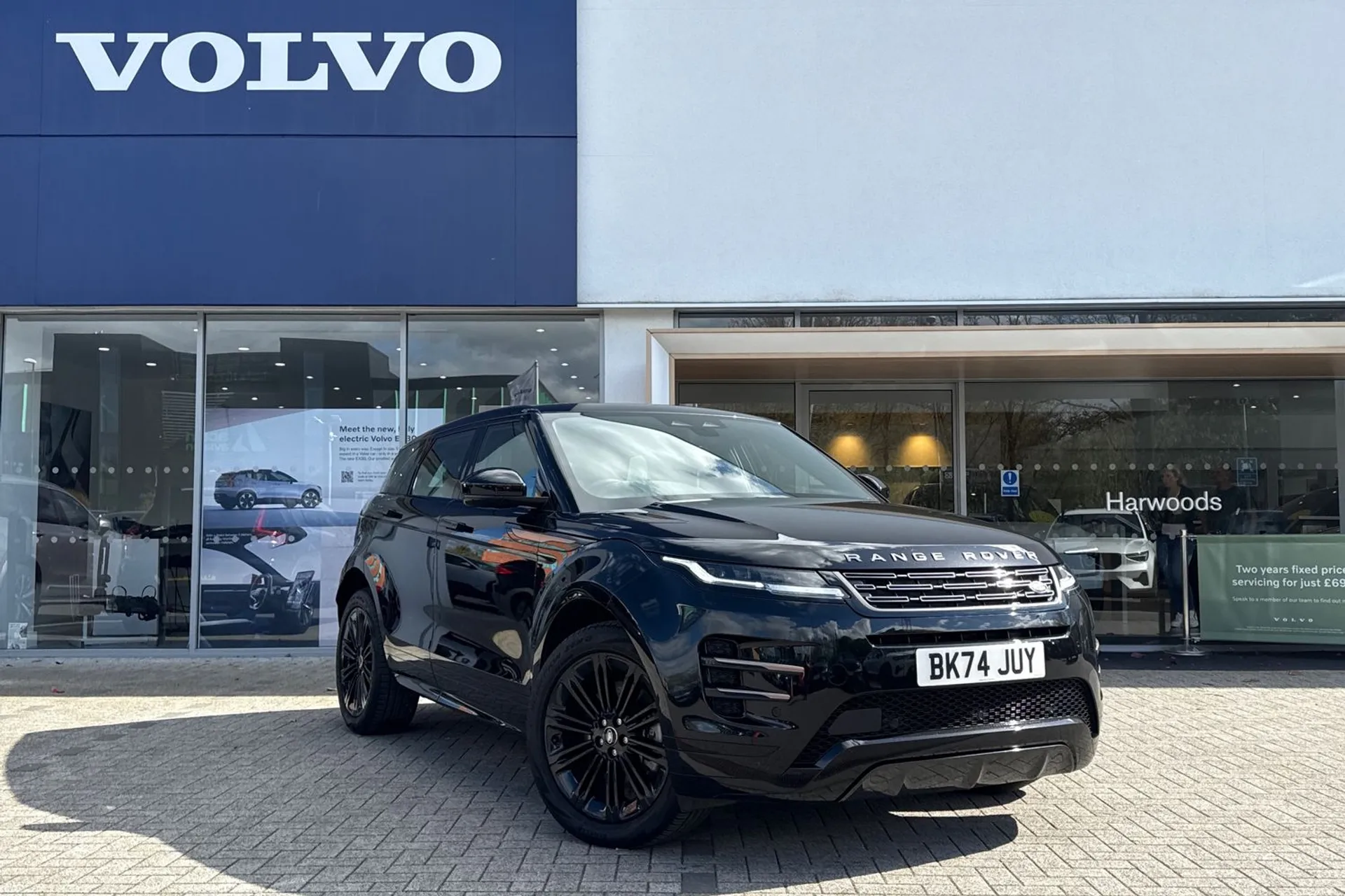 LAND ROVER RANGE ROVER EVOQUE focused image