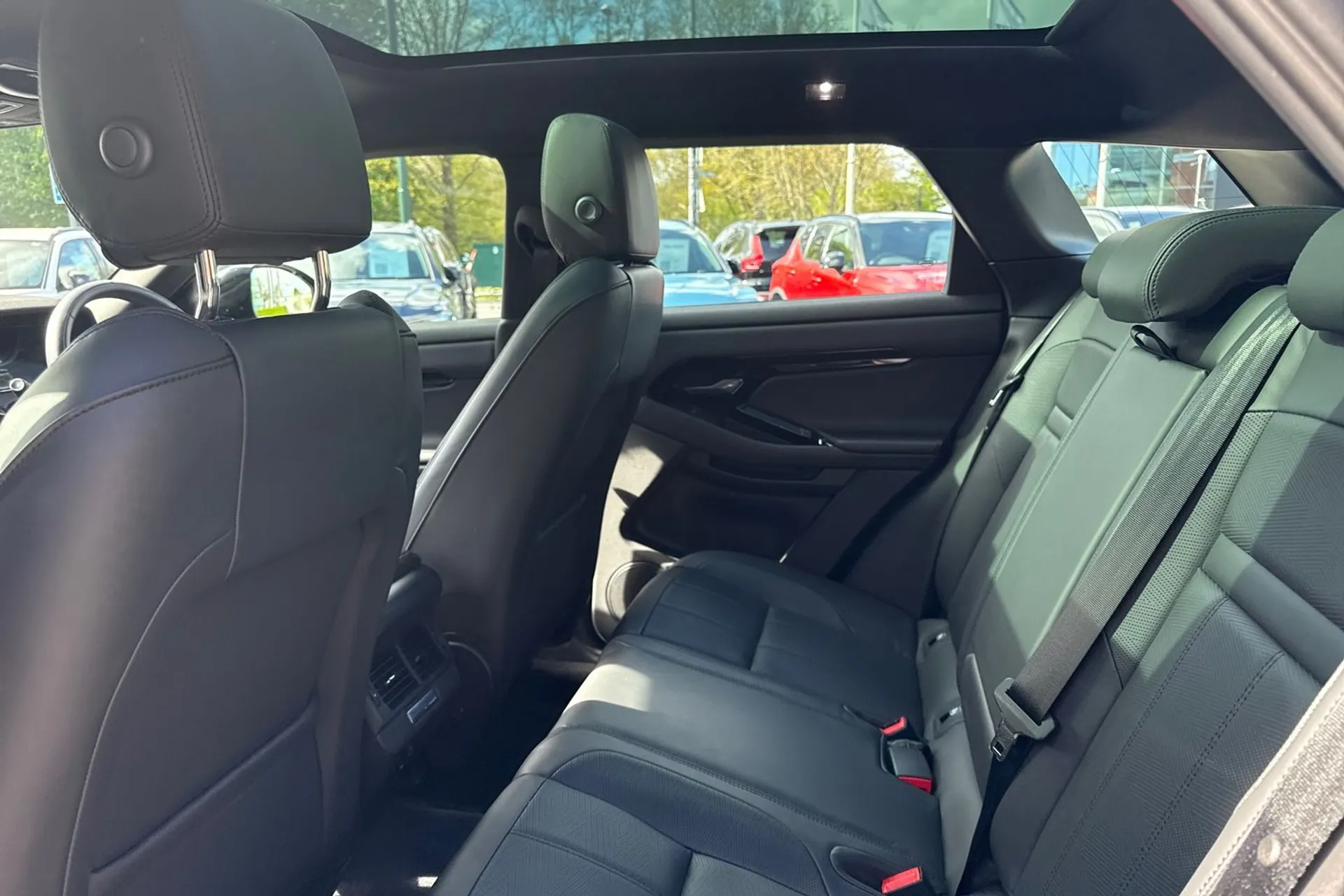 LAND ROVER RANGE ROVER EVOQUE thumbnail image number 31