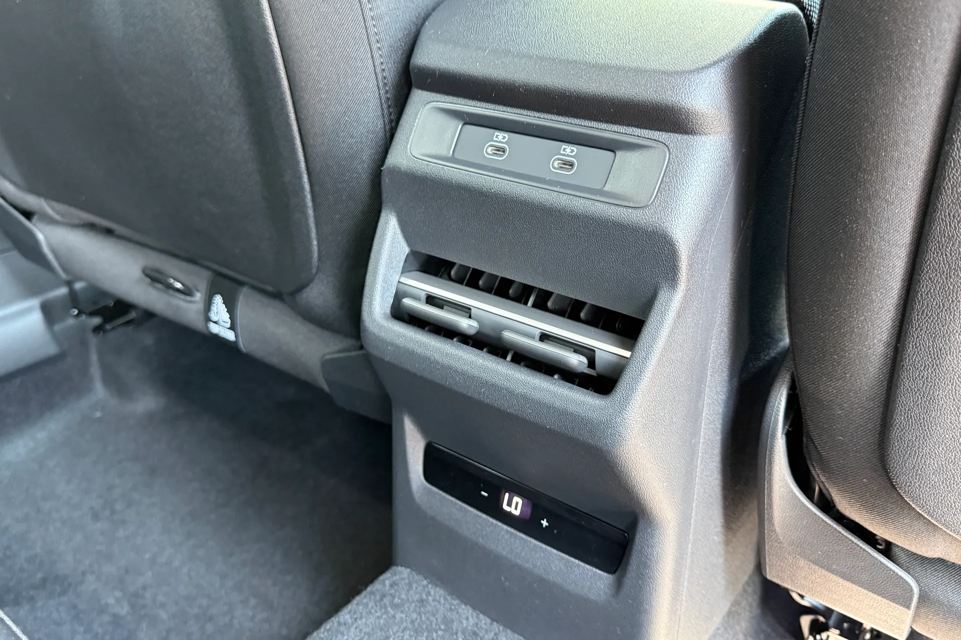 Audi Q3 thumbnail image number 19