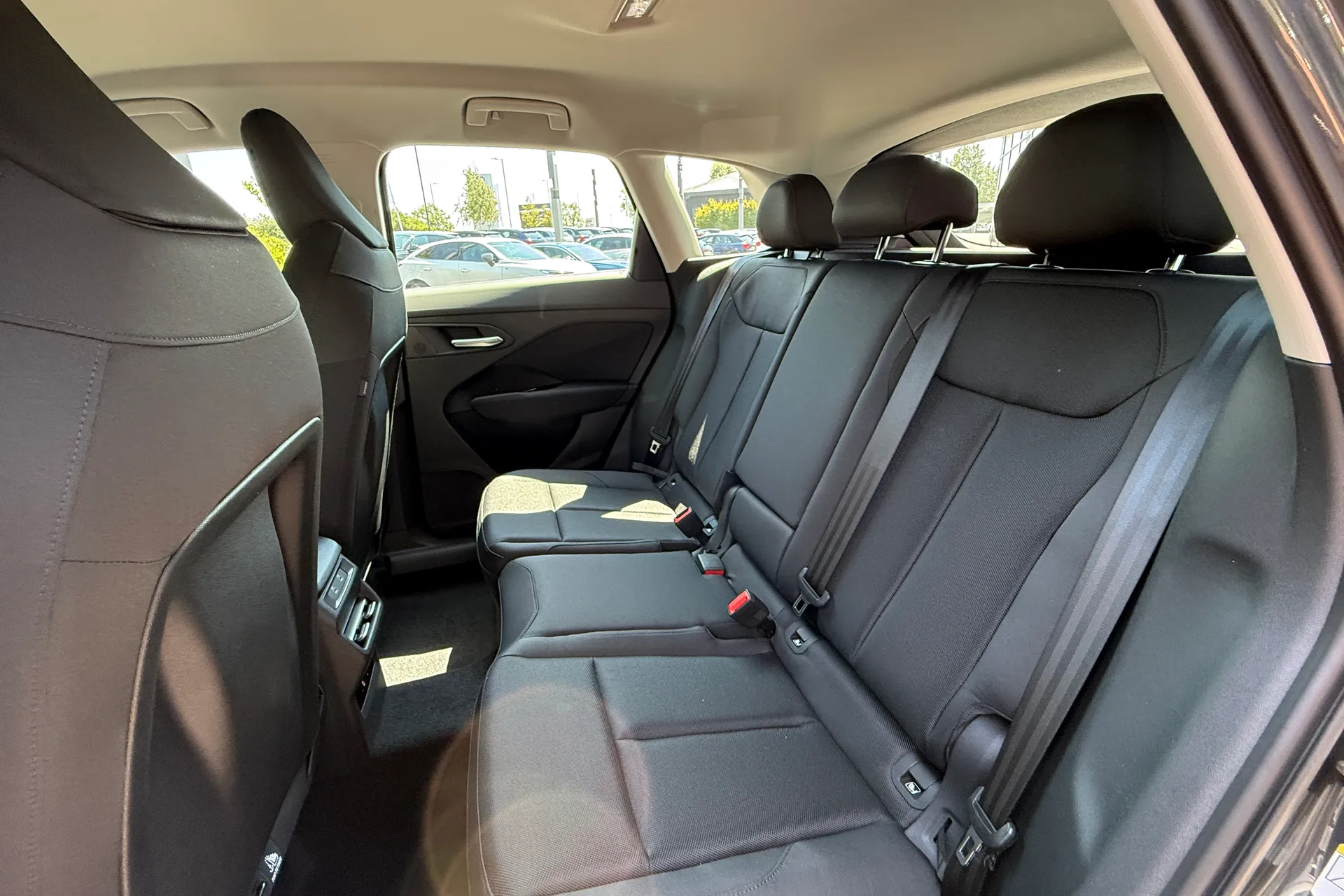 Audi Q3 thumbnail image number 25