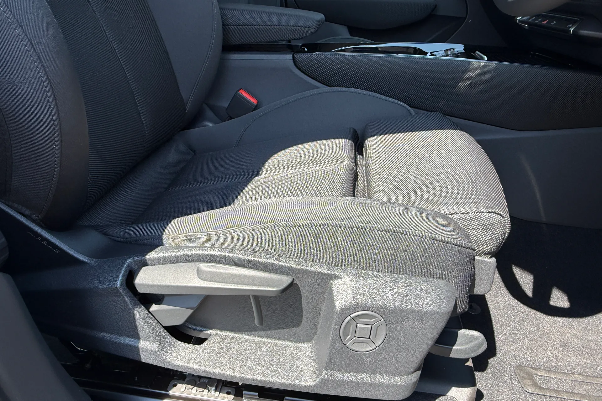 Audi Q3 thumbnail image number 10