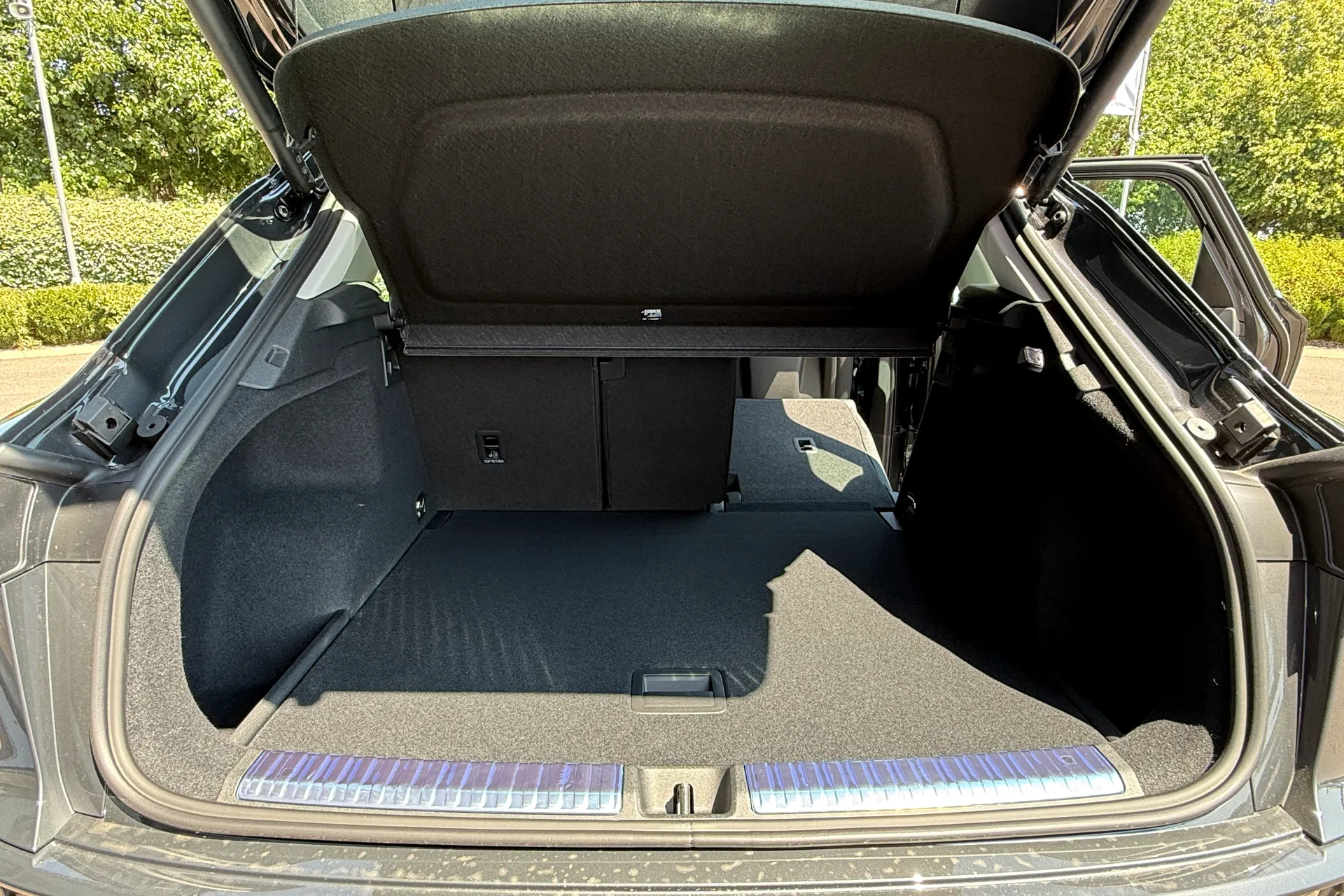 Audi Q3 thumbnail image number 31