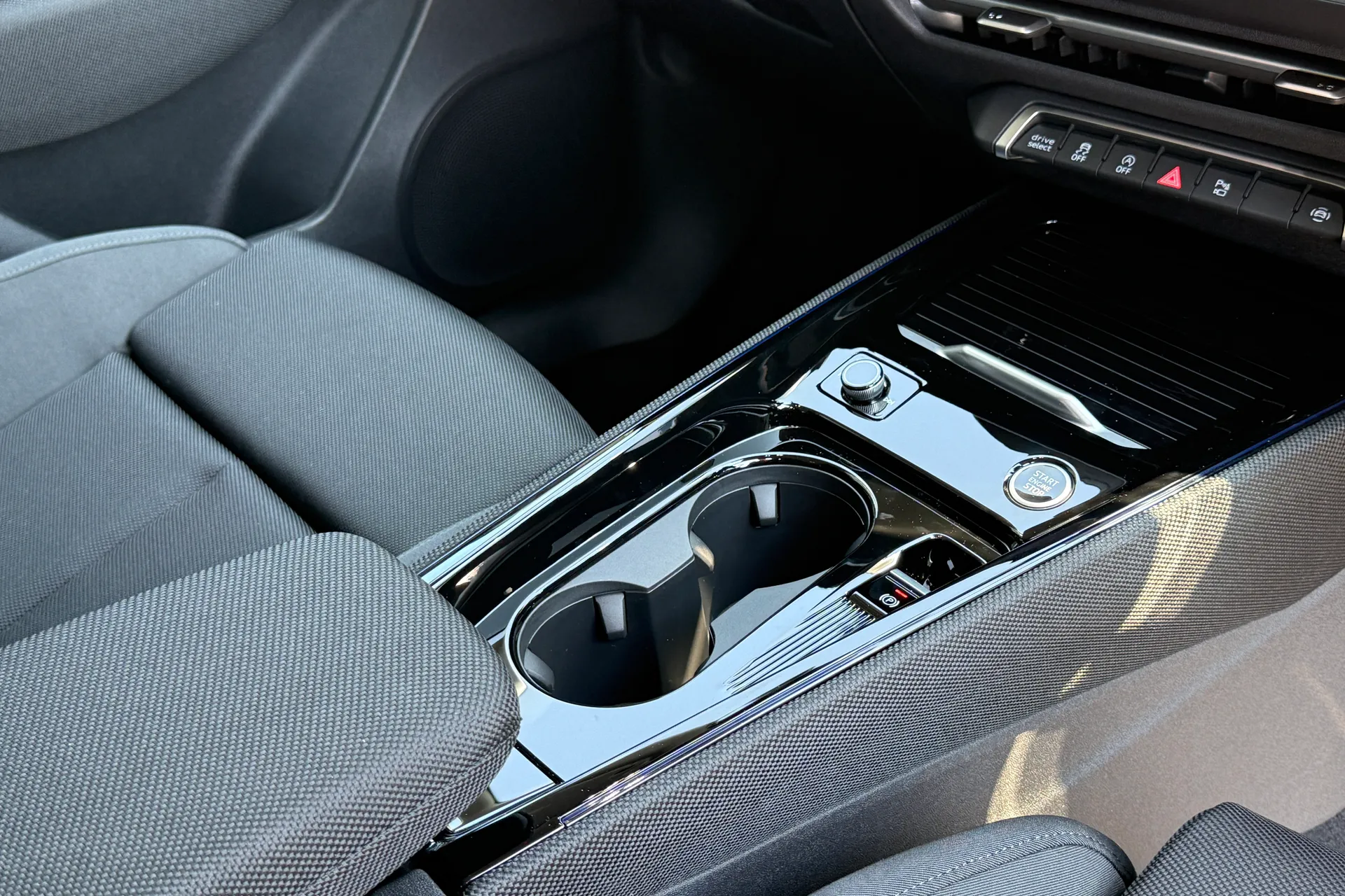 Audi Q3 thumbnail image number 15