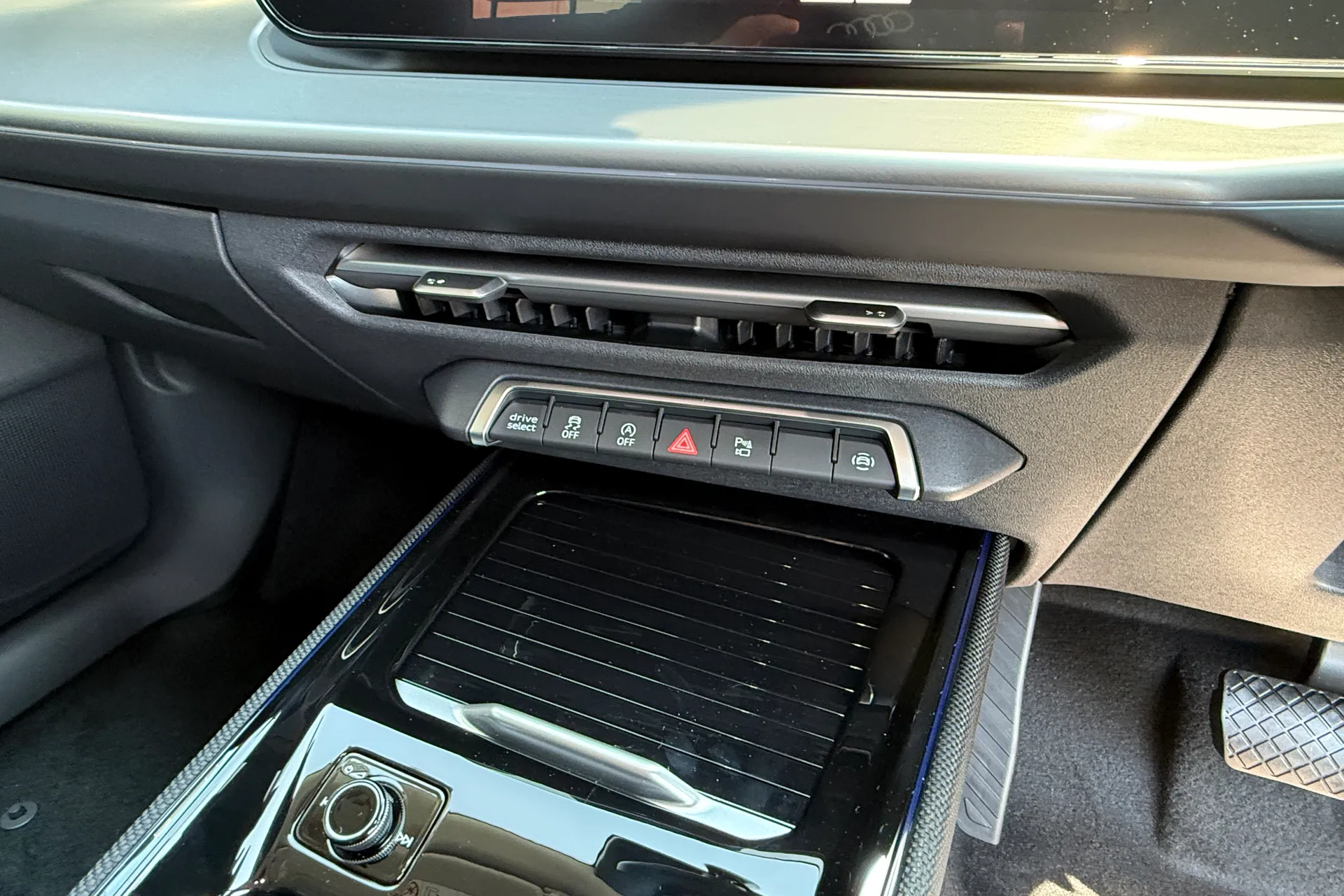 Audi Q3 thumbnail image number 33