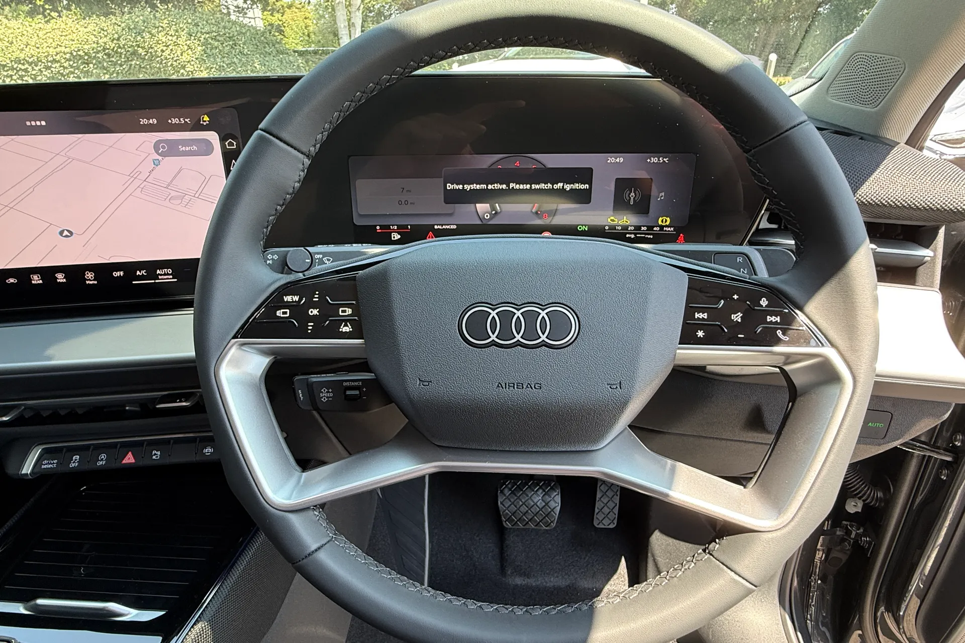Audi Q3 thumbnail image number 32