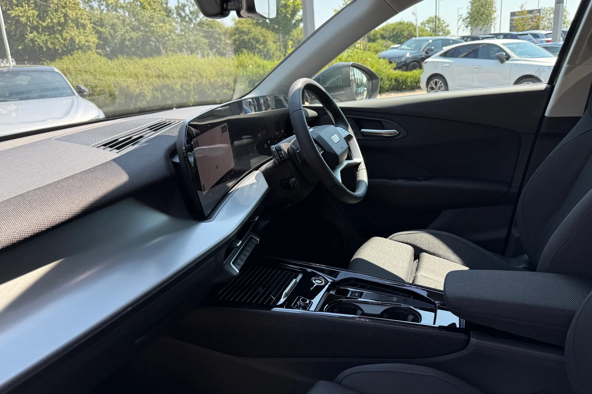 Audi Q3 thumbnail image number 21