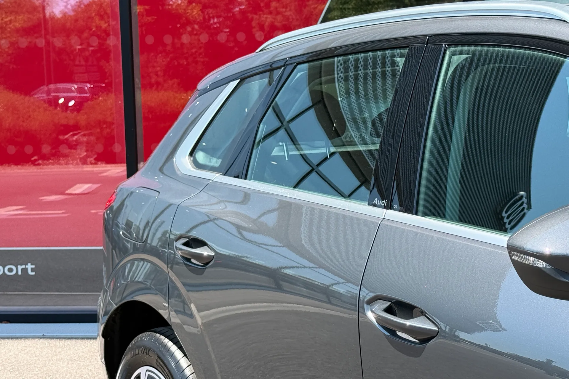 Audi Q3 thumbnail image number 6