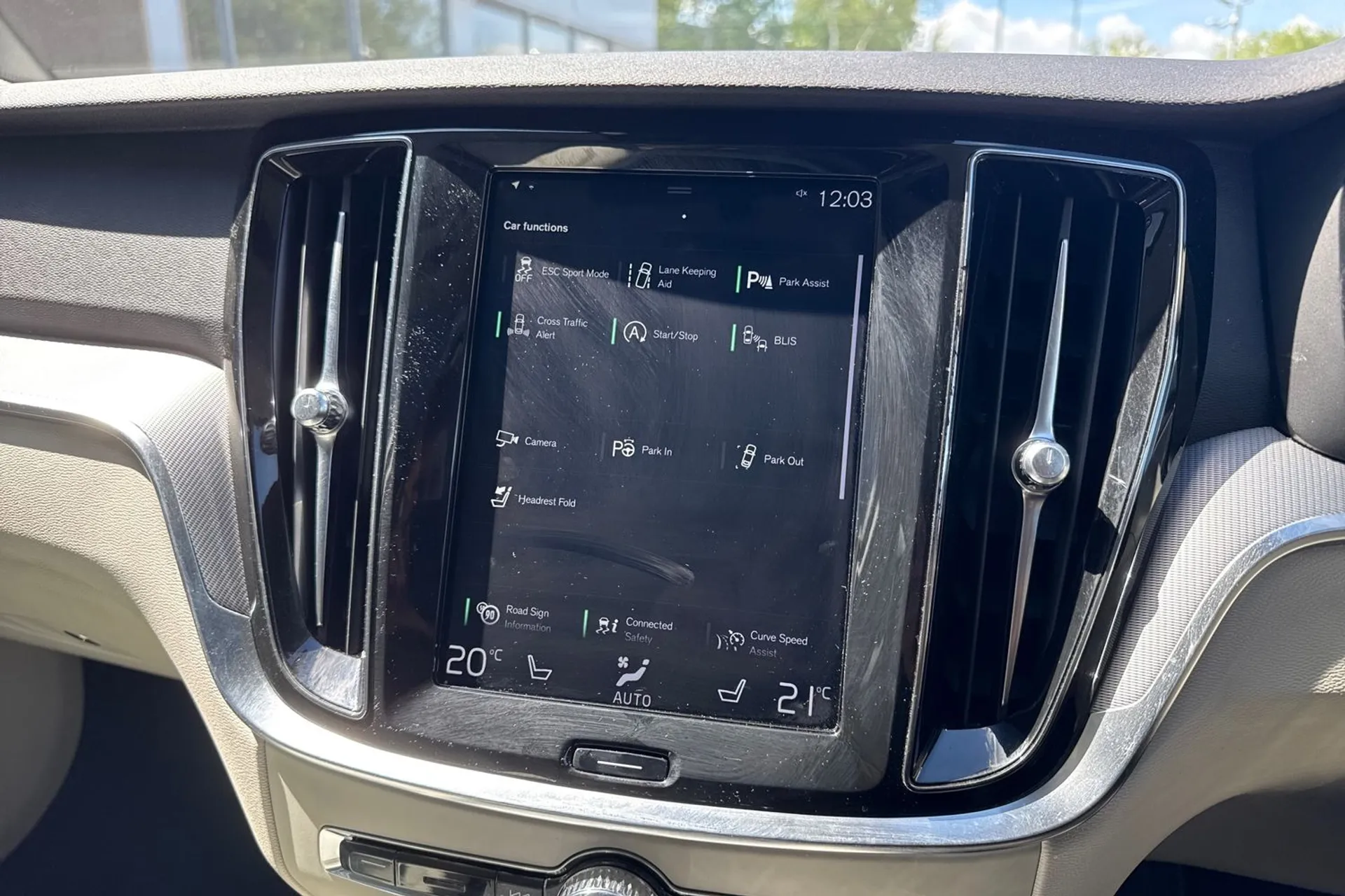 Volvo V60 thumbnail image number 41