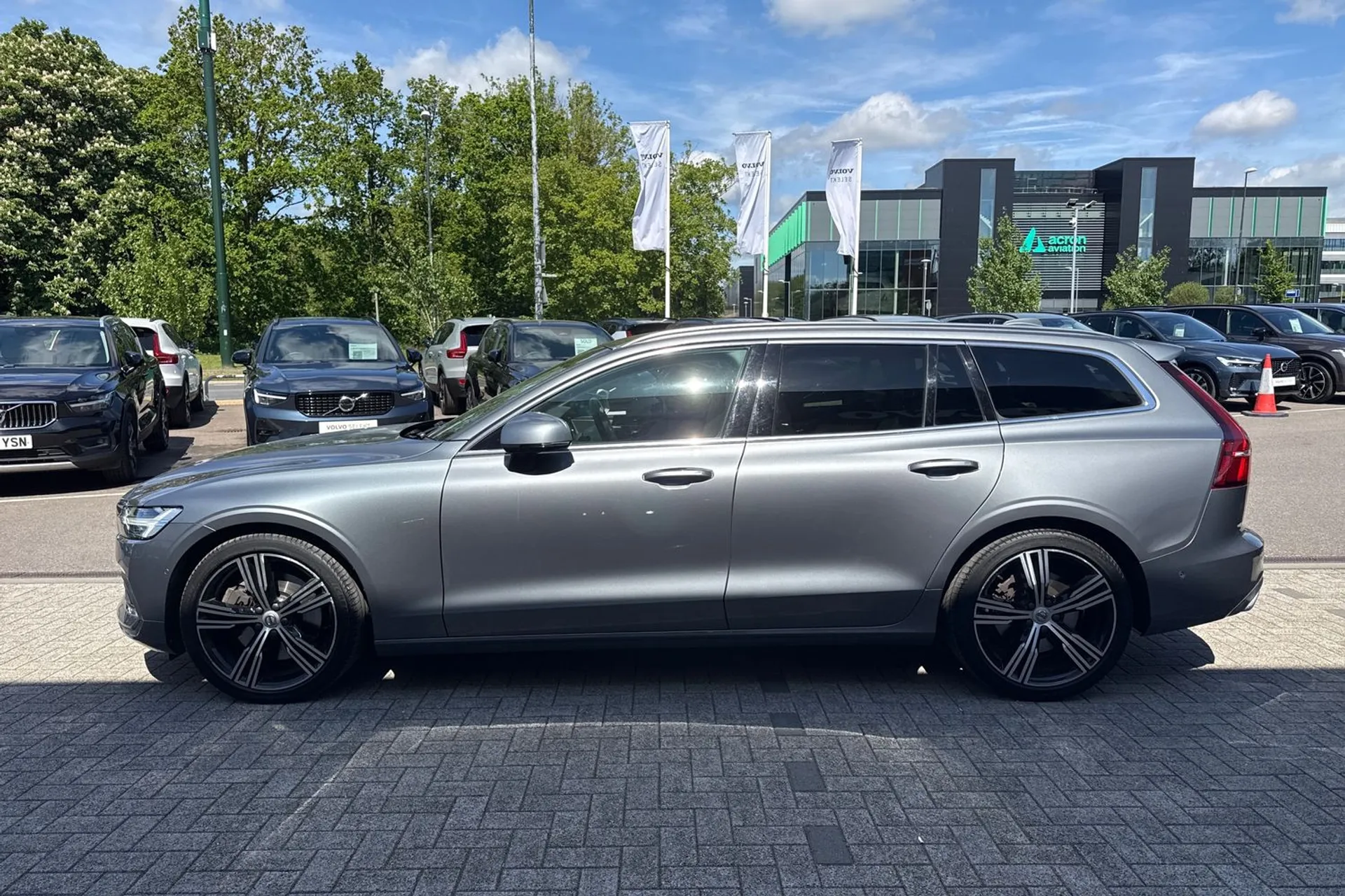 Volvo V60 thumbnail image number 11