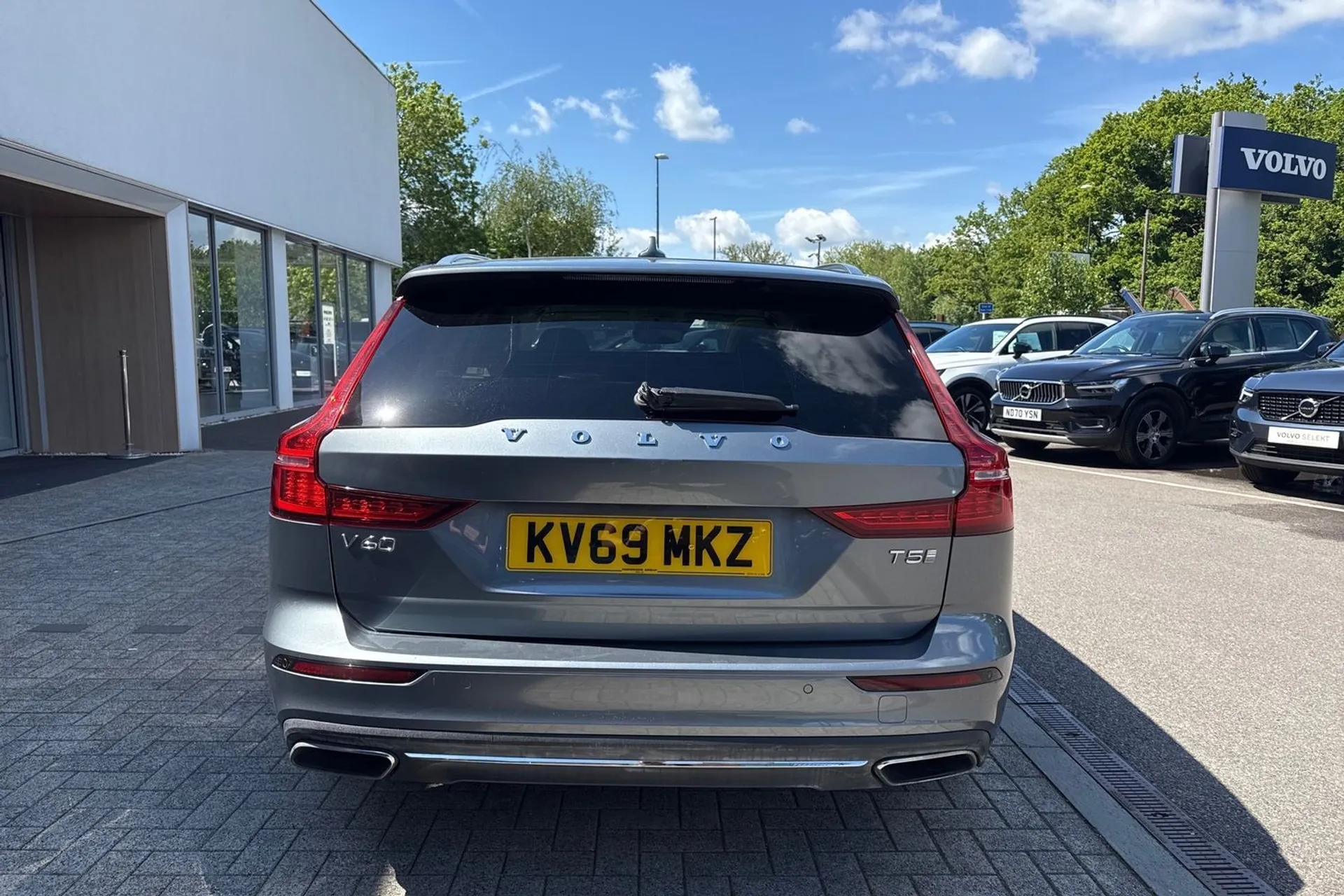 Volvo V60 thumbnail image number 9