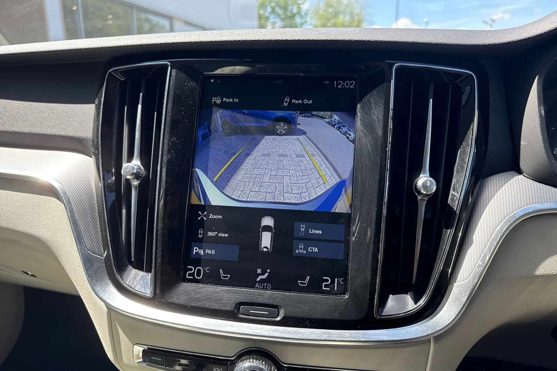 Volvo V60 thumbnail image number 38