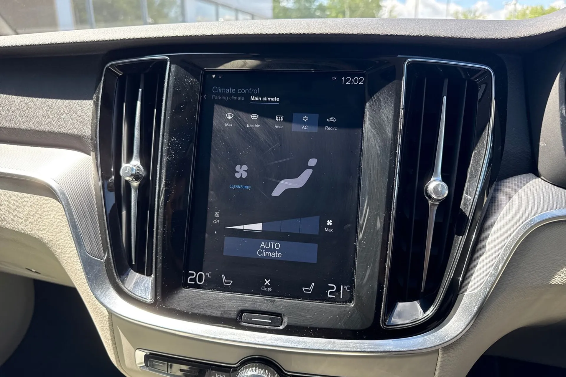 Volvo V60 thumbnail image number 39