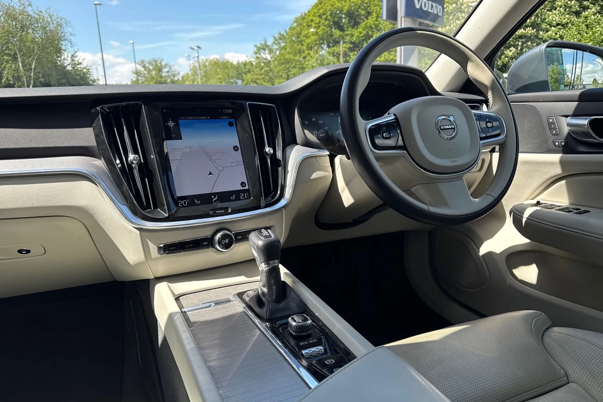 Volvo V60 thumbnail image number 35